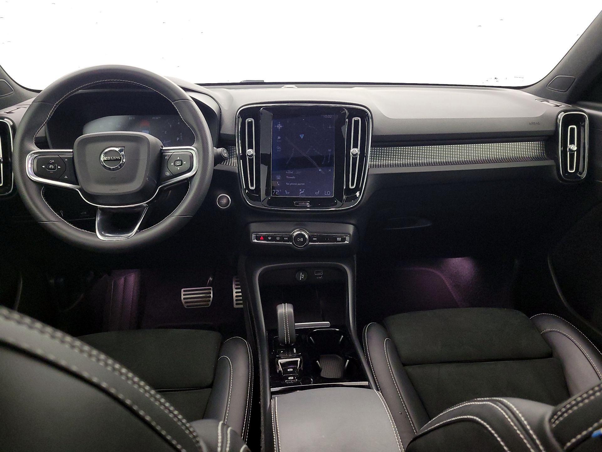 Thumbnail: 2021 Volvo XC40 - 9