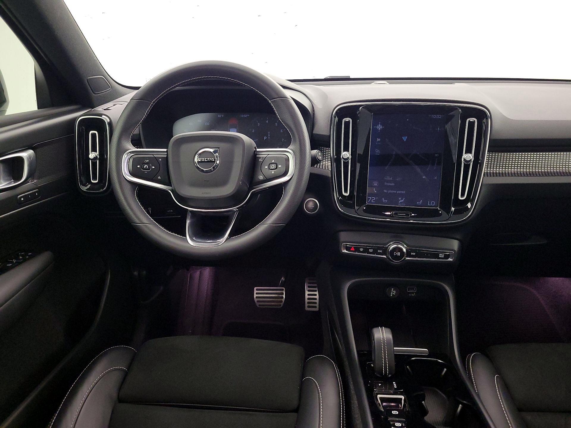 Thumbnail: 2021 Volvo XC40 - 10