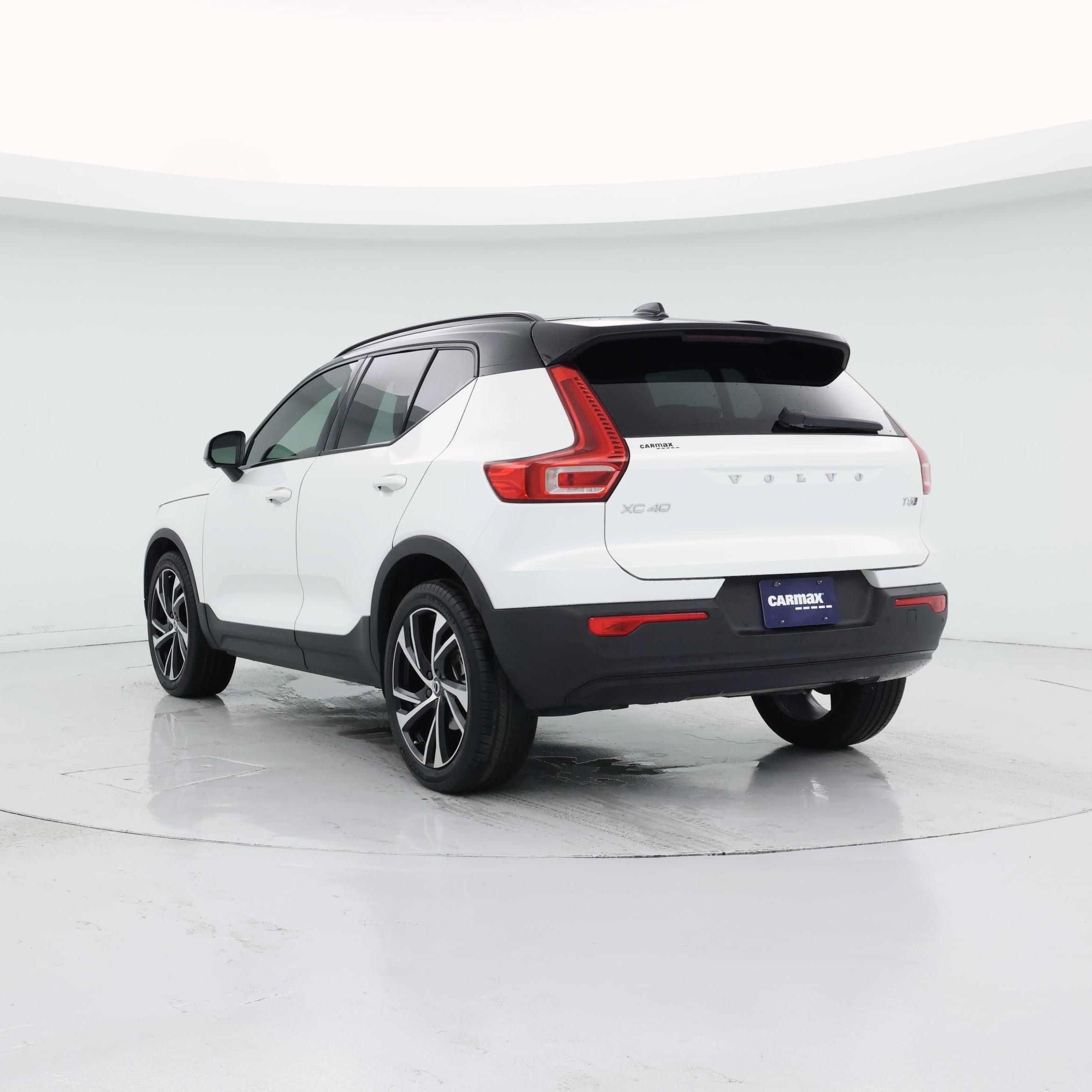 Thumbnail: 2021 Volvo XC40 - 2