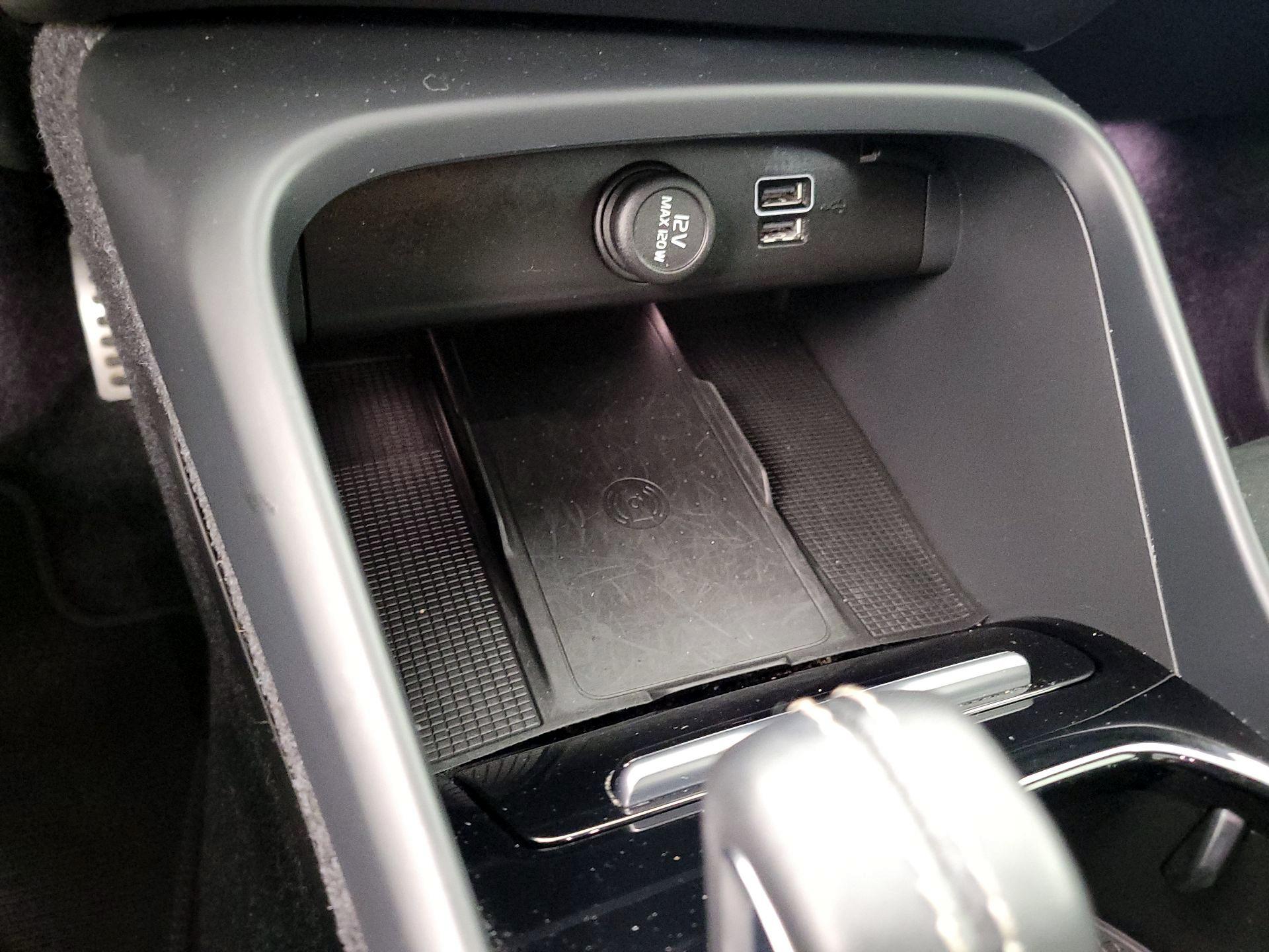 Thumbnail: 2021 Volvo XC40 - 19