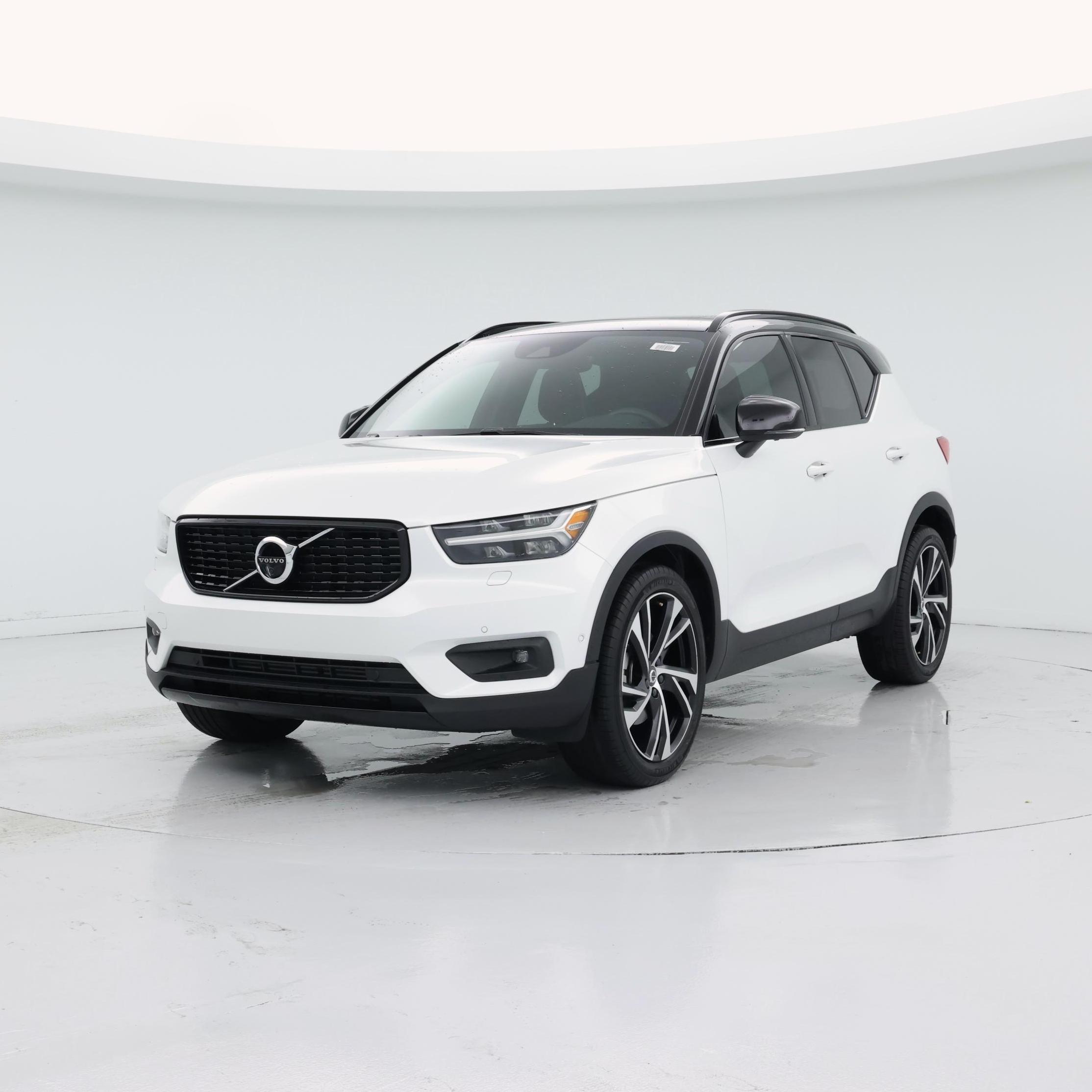 Thumbnail: 2021 Volvo XC40 - 4