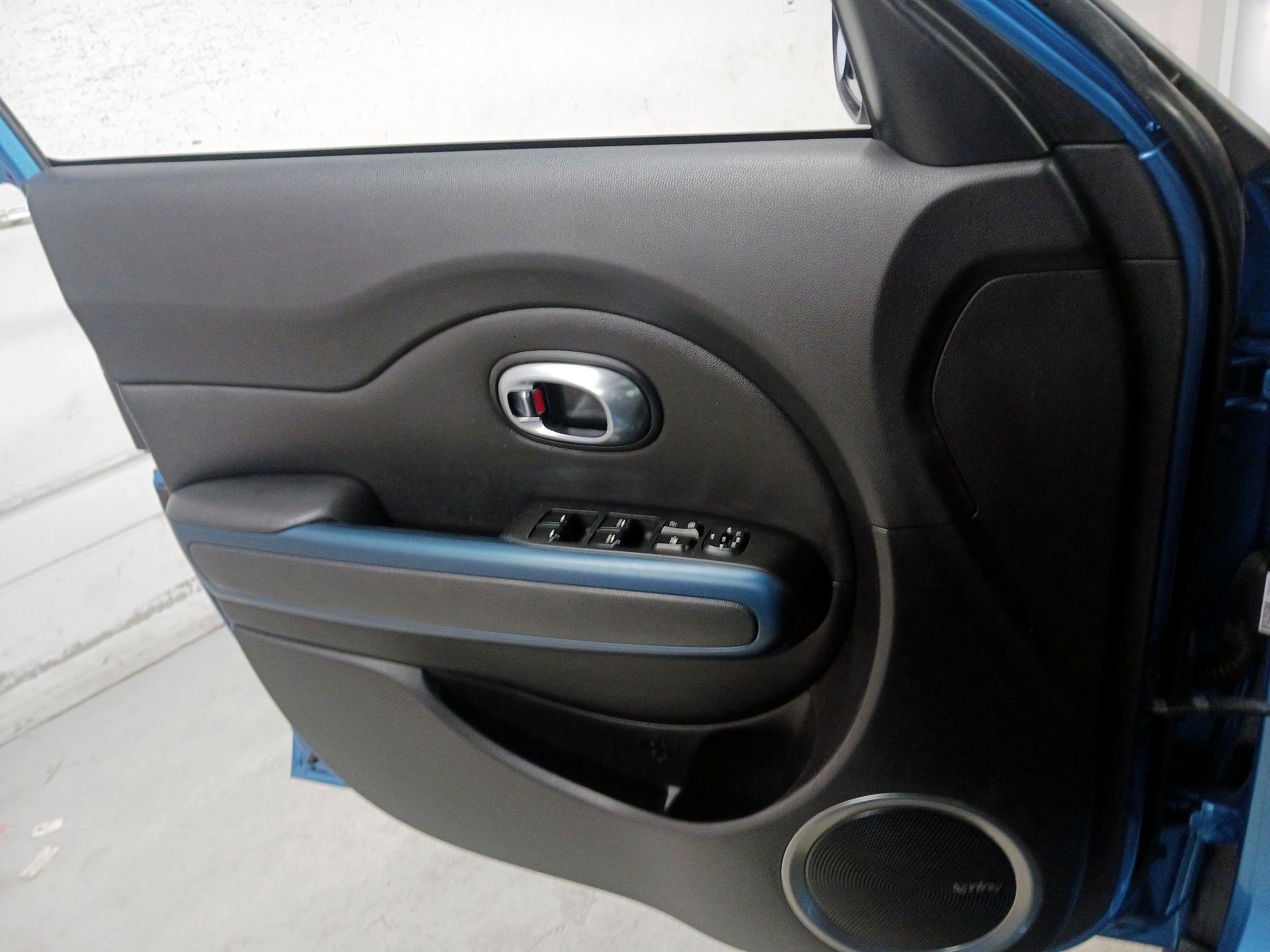 Thumbnail: 2015 Kia Soul - 9
