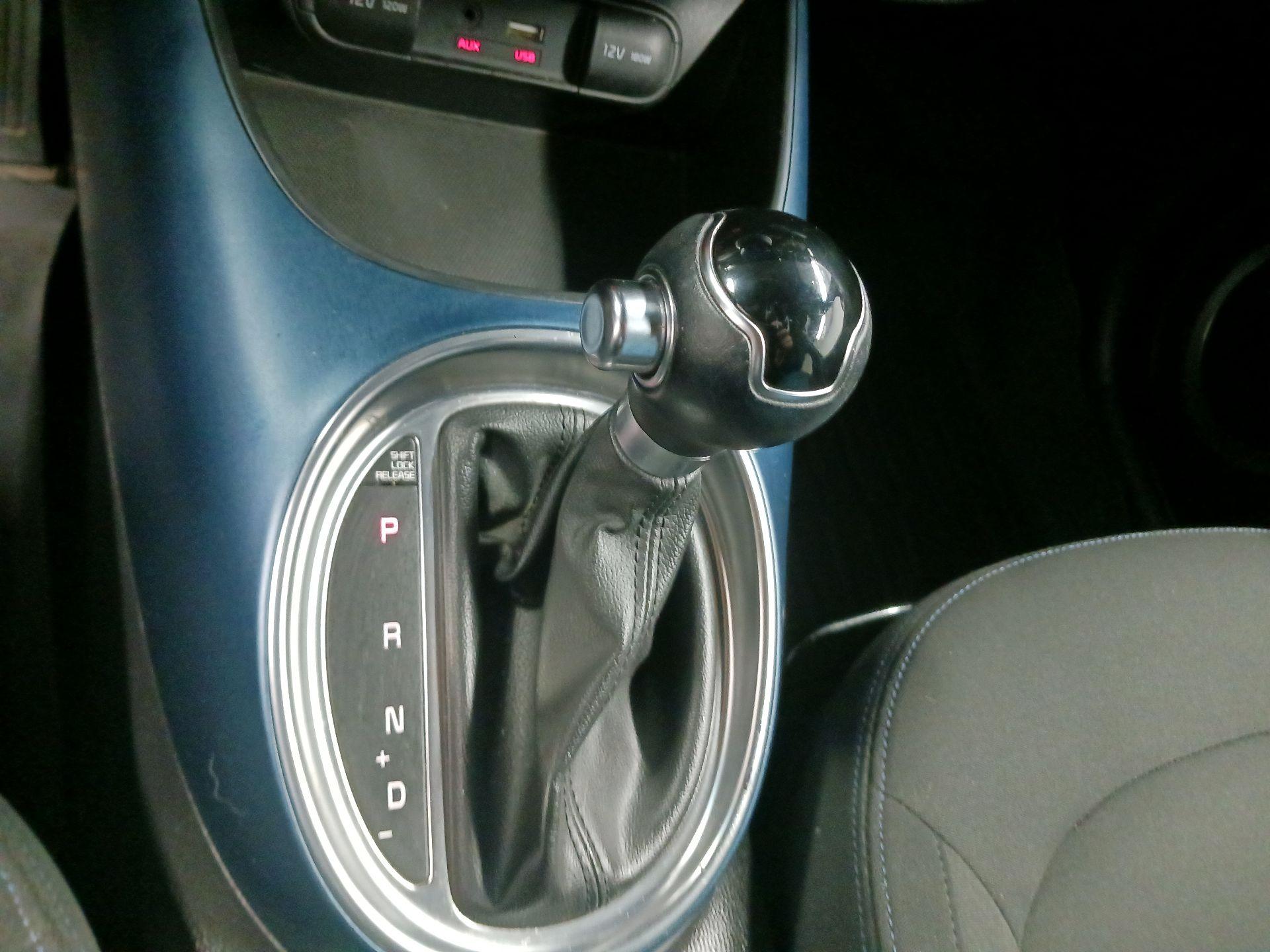 Thumbnail: 2015 Kia Soul - 13