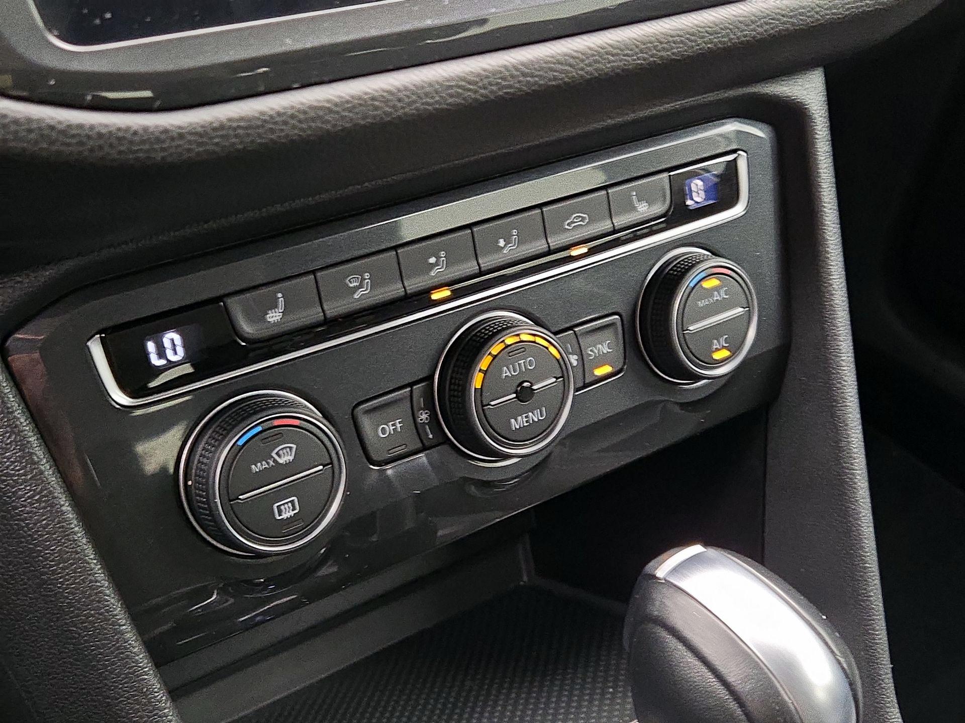 Thumbnail: 2019 Volkswagen Tiguan - 16