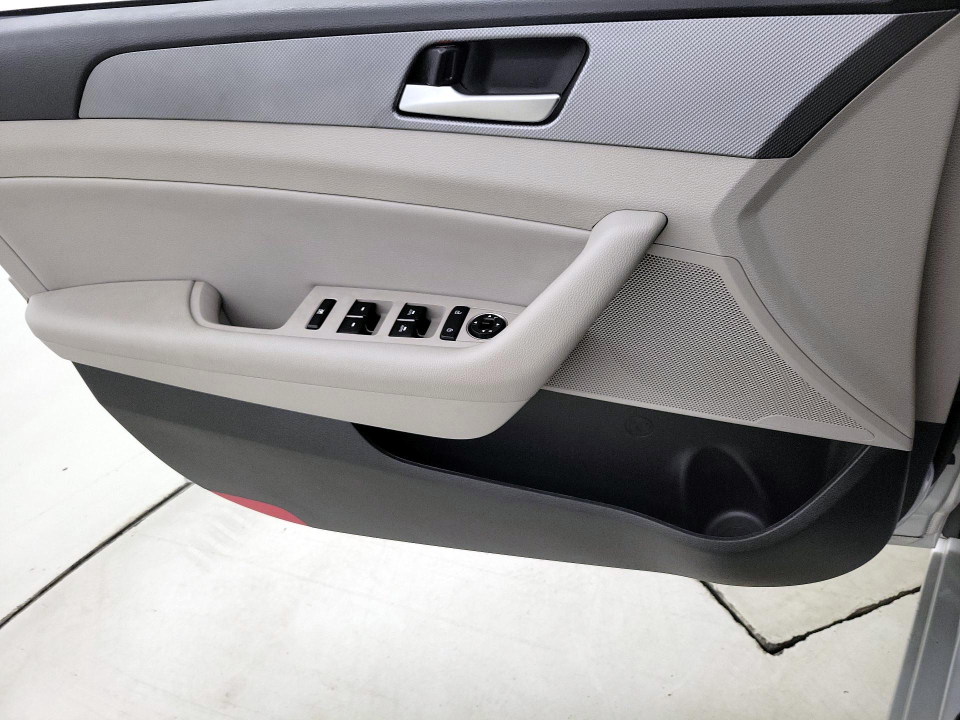 Thumbnail: 2019 Hyundai Sonata - 12