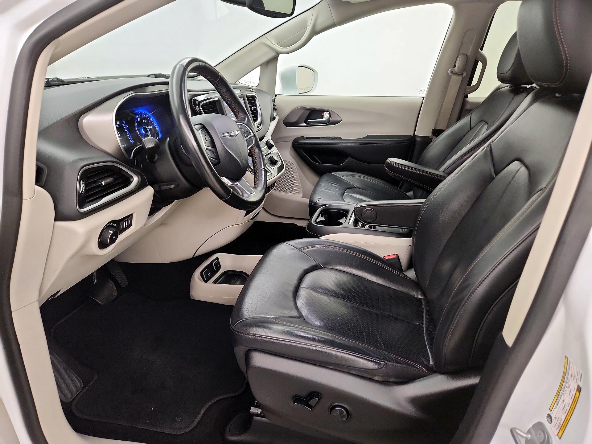 Thumbnail: 2020 Chrysler Pacifica - 11
