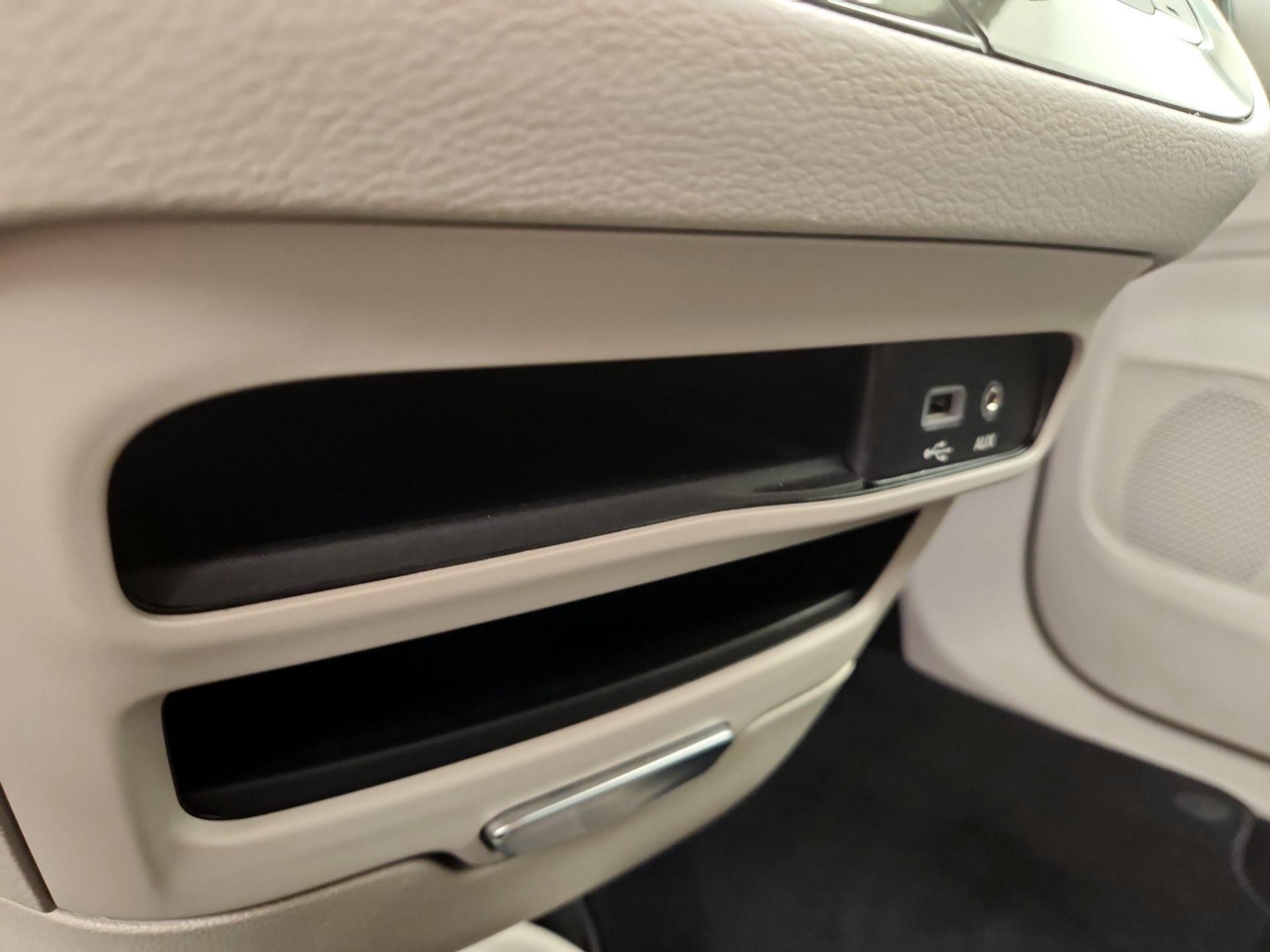 Thumbnail: 2020 Chrysler Pacifica - 18