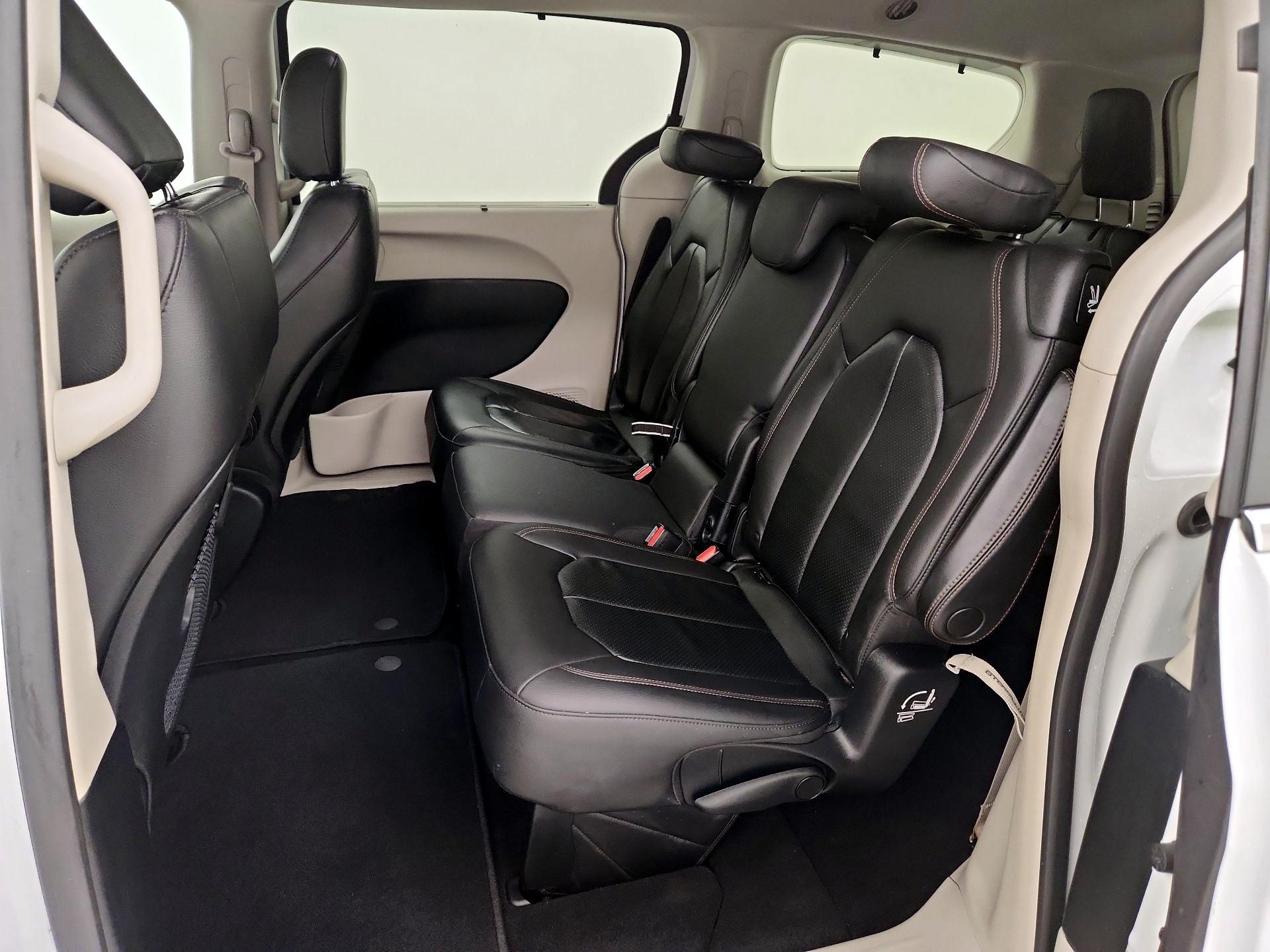 Thumbnail: 2020 Chrysler Pacifica - 19