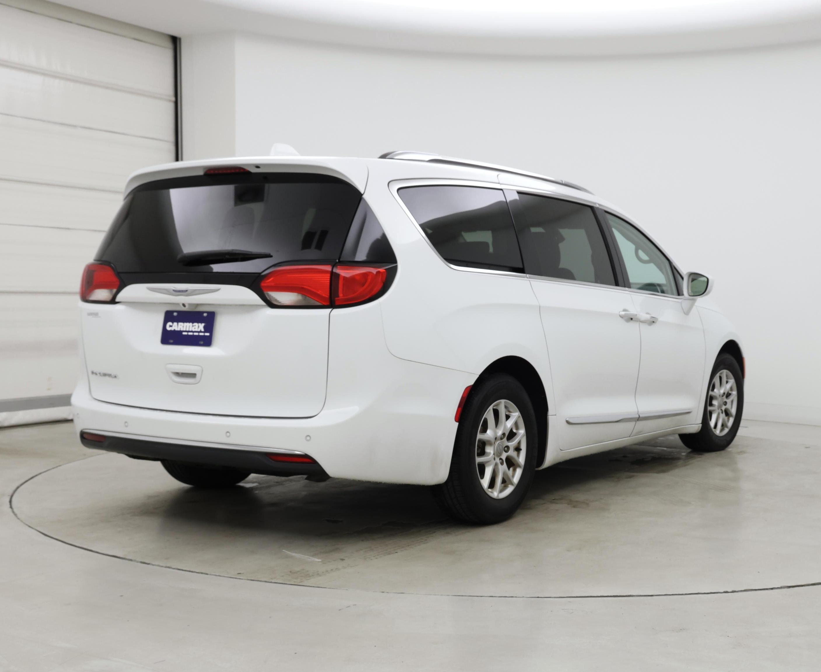 Thumbnail: 2020 Chrysler Pacifica - 8