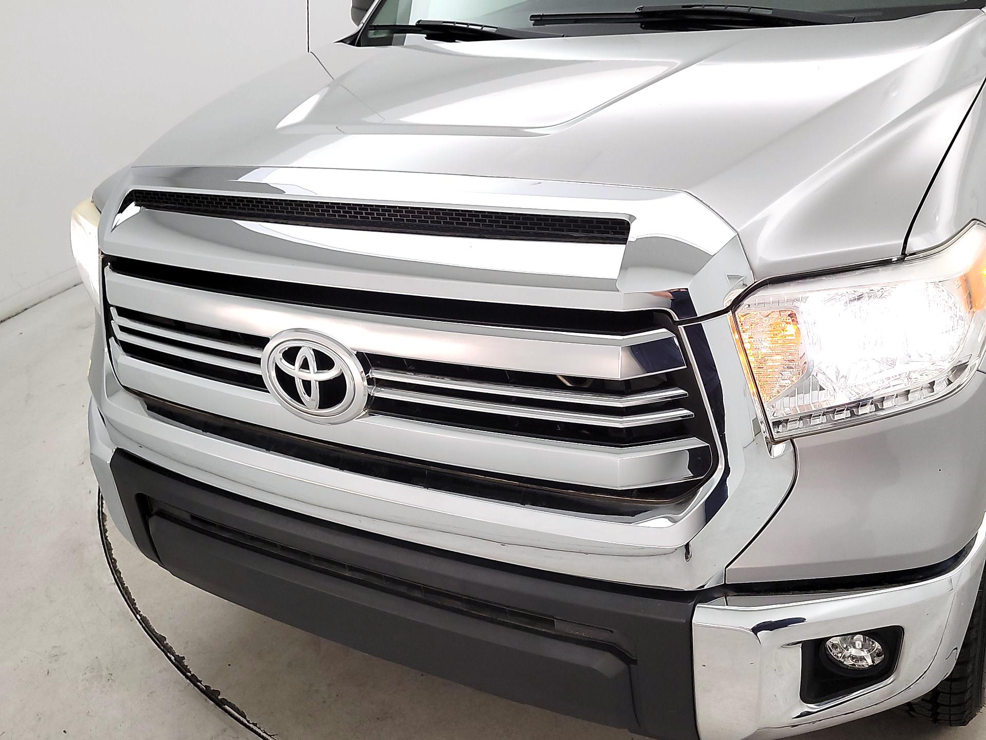 Thumbnail: 2017 Toyota Tundra - 2