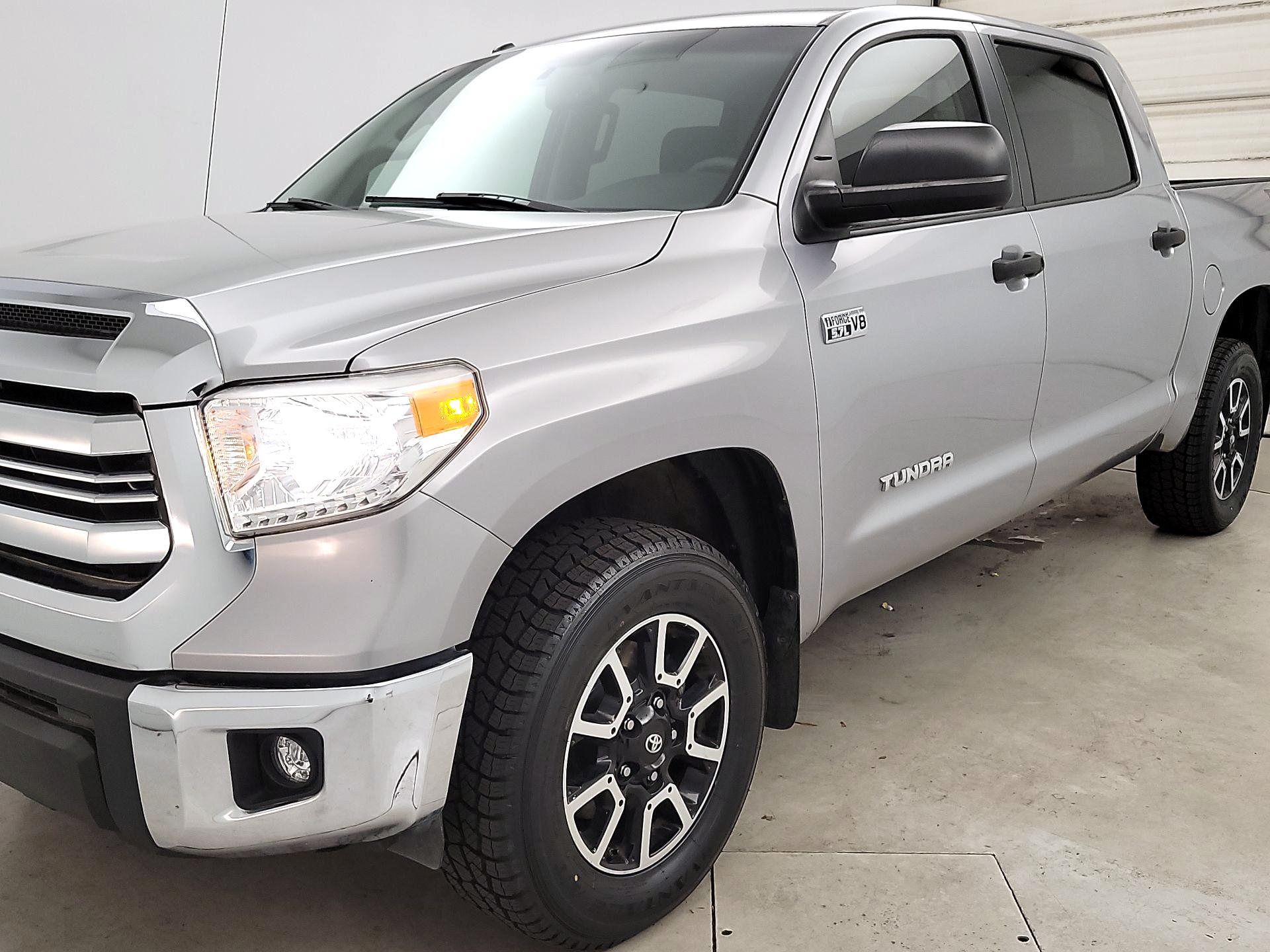 Thumbnail: 2017 Toyota Tundra - 3
