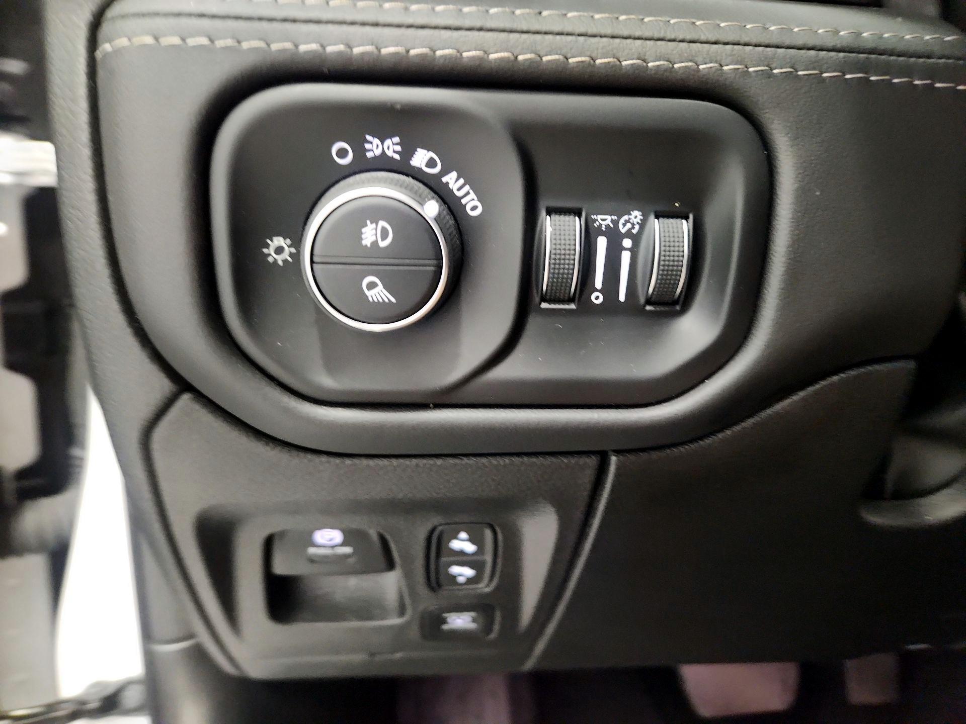 Thumbnail: 2025 RAM 1500 - 13
