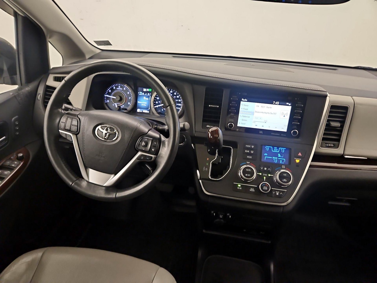 2019 Toyota Sienna Limited - Photo 11
