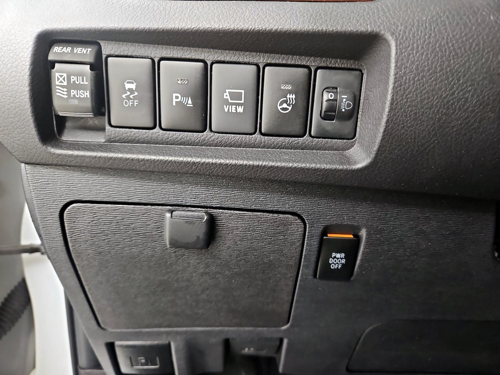 2019 Toyota Sienna Limited - Photo 14