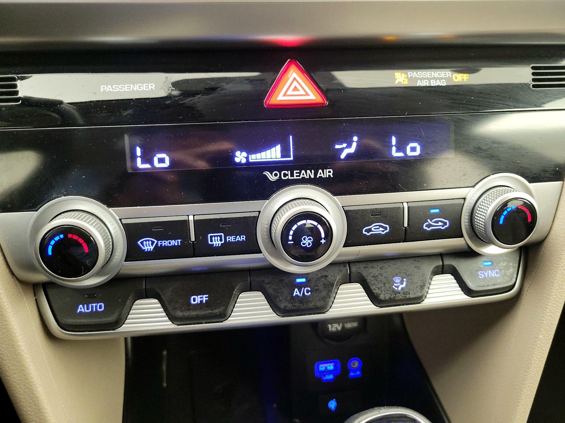 Thumbnail: 2019 Hyundai Elantra - 16