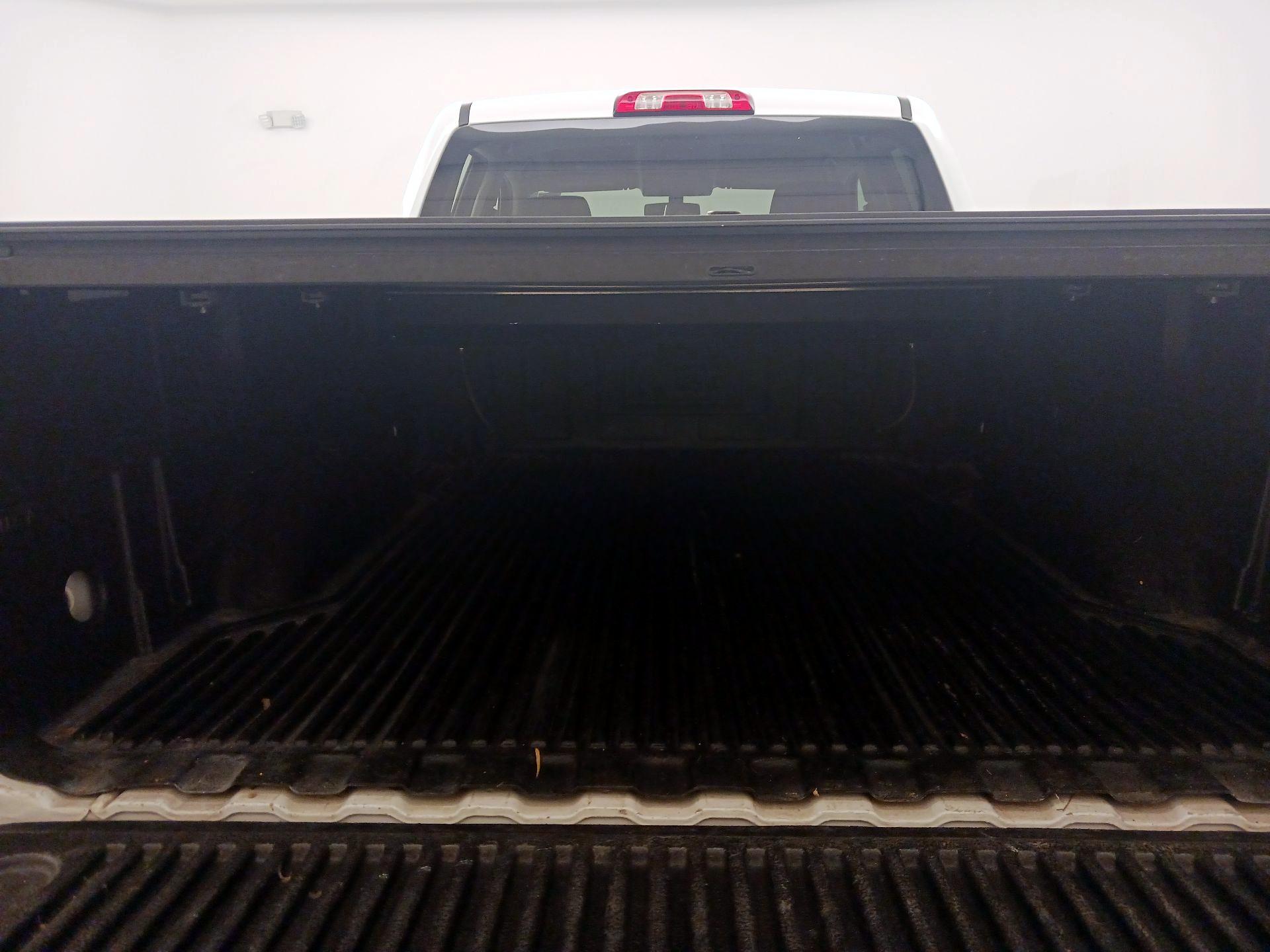Thumbnail: 2019 Chevrolet Silverado 1500 - 19