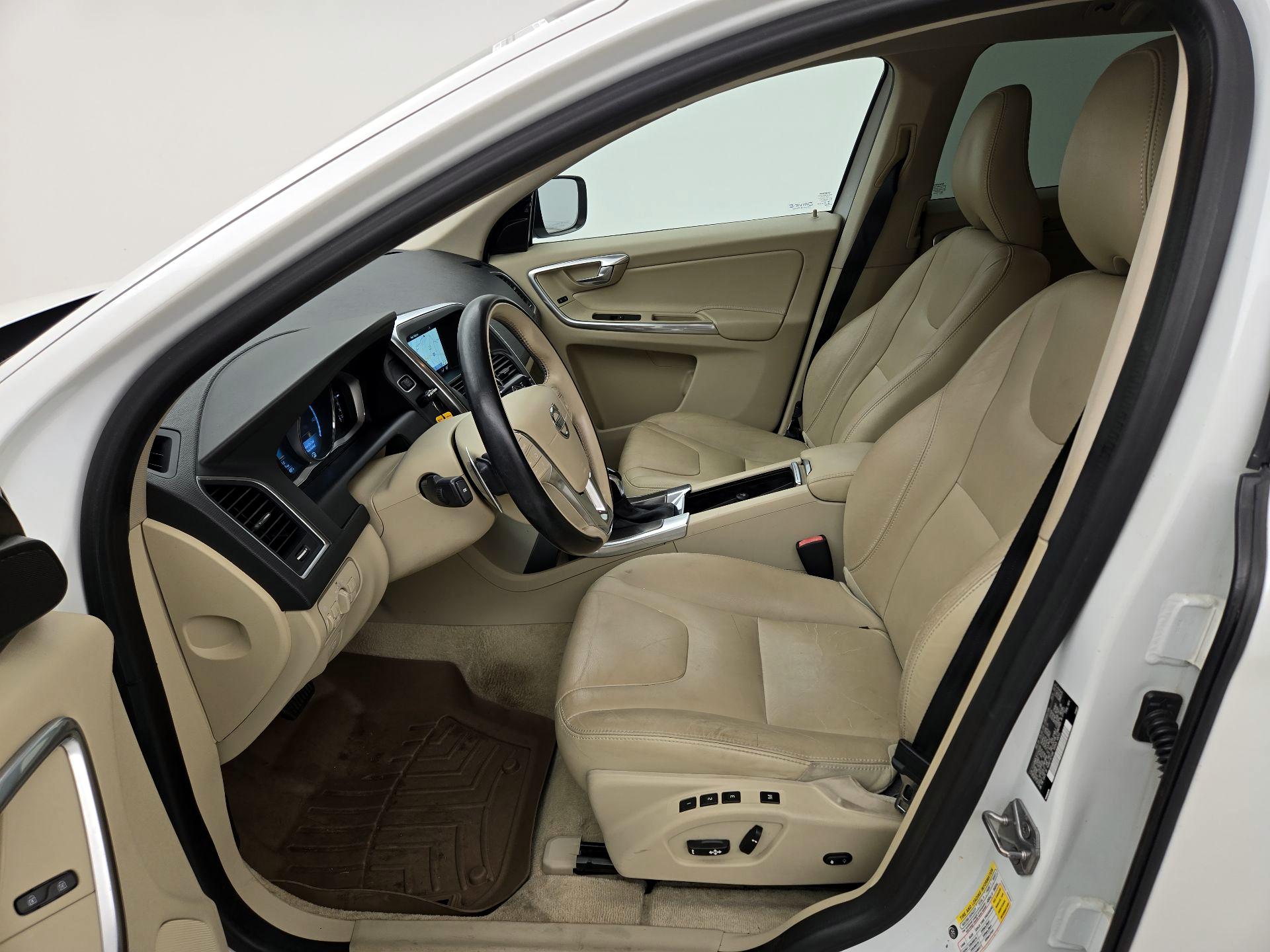 Thumbnail: 2015 Volvo XC60 - 11