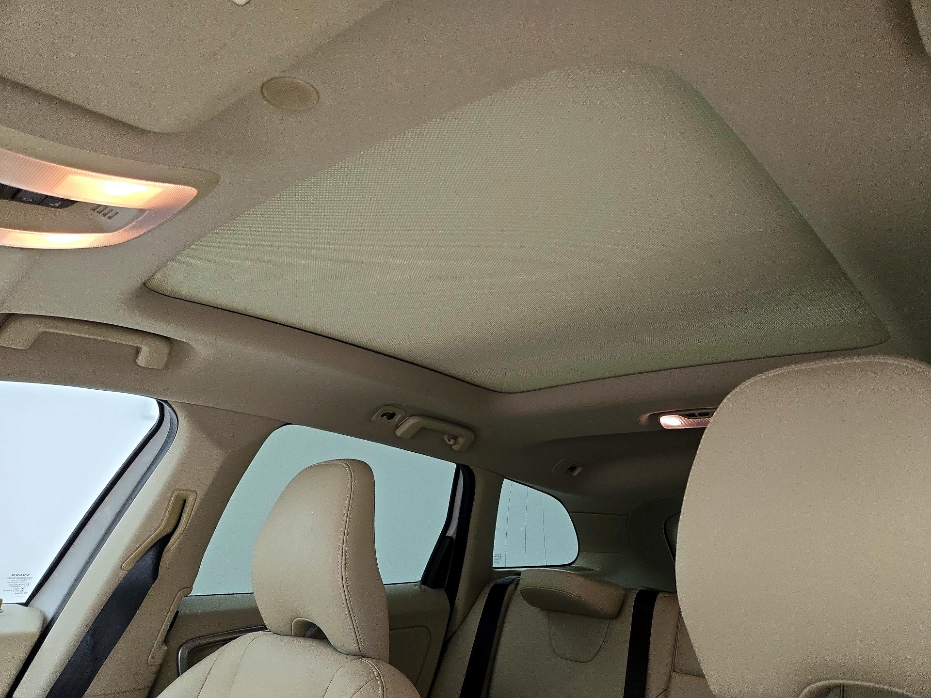 Thumbnail: 2015 Volvo XC60 - 20