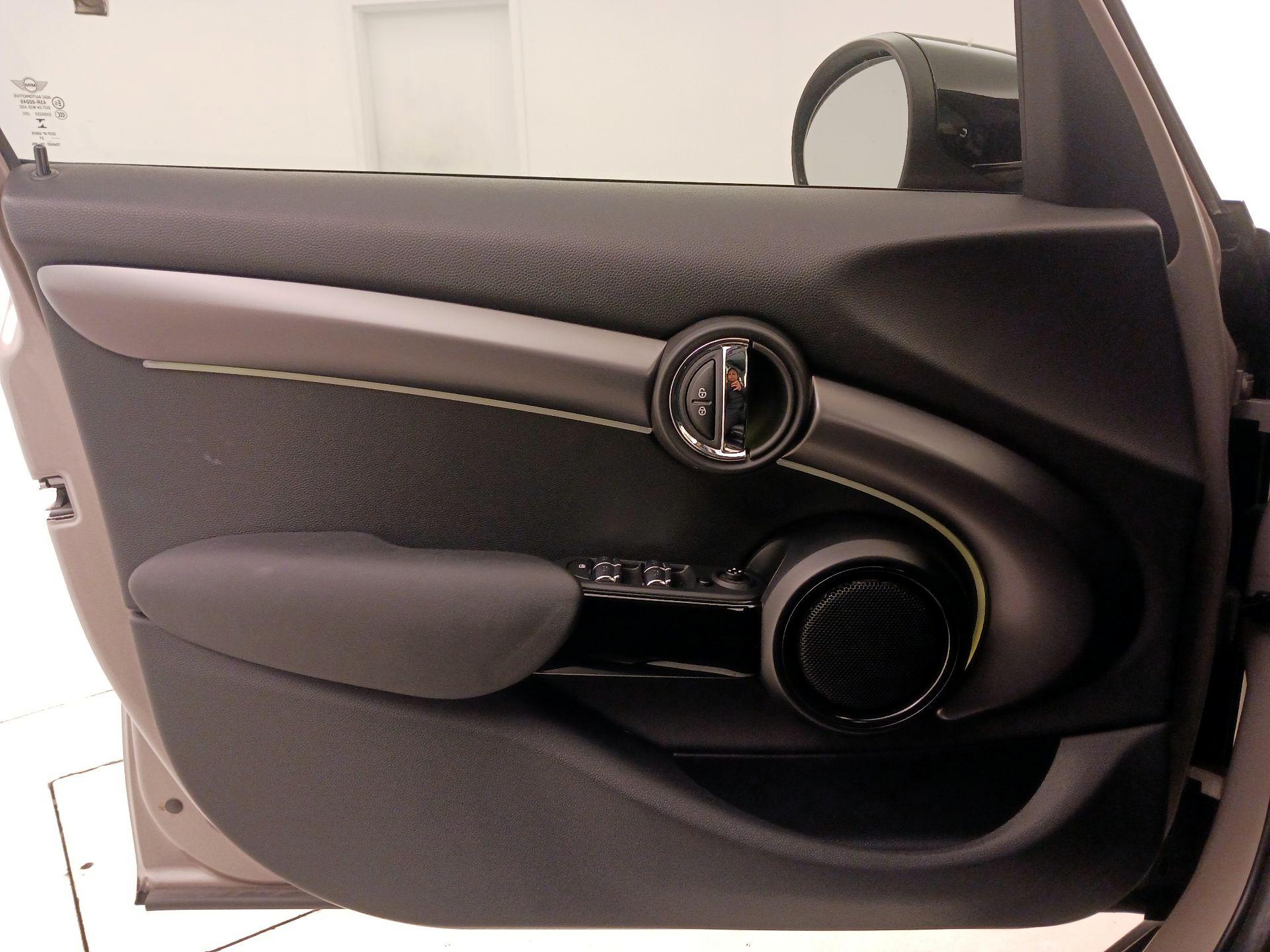 Thumbnail: 2022 MINI Cooper Hardtop - 12