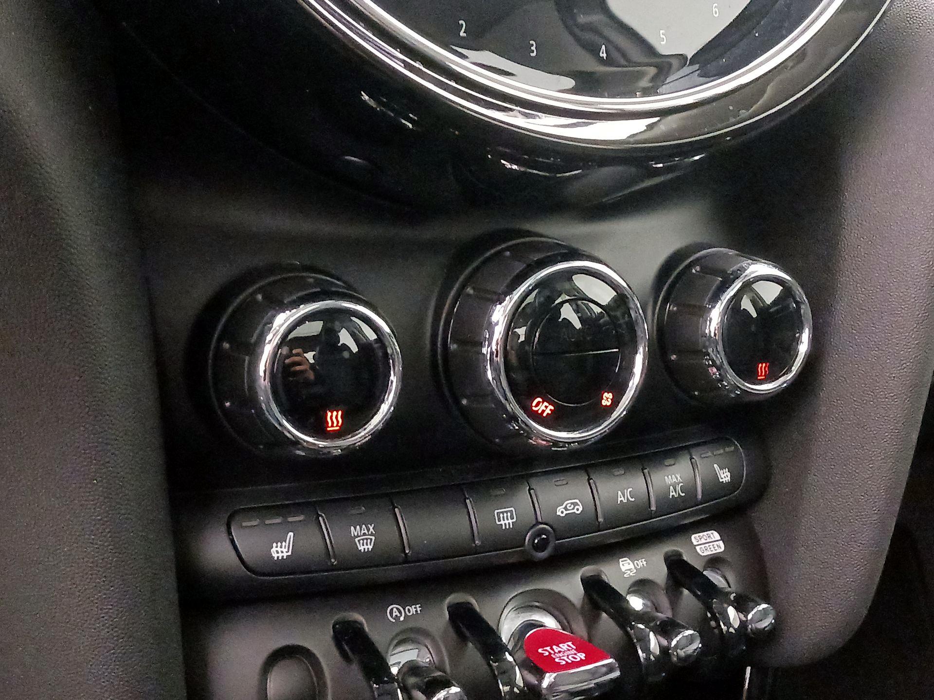 Thumbnail: 2022 MINI Cooper Hardtop - 17