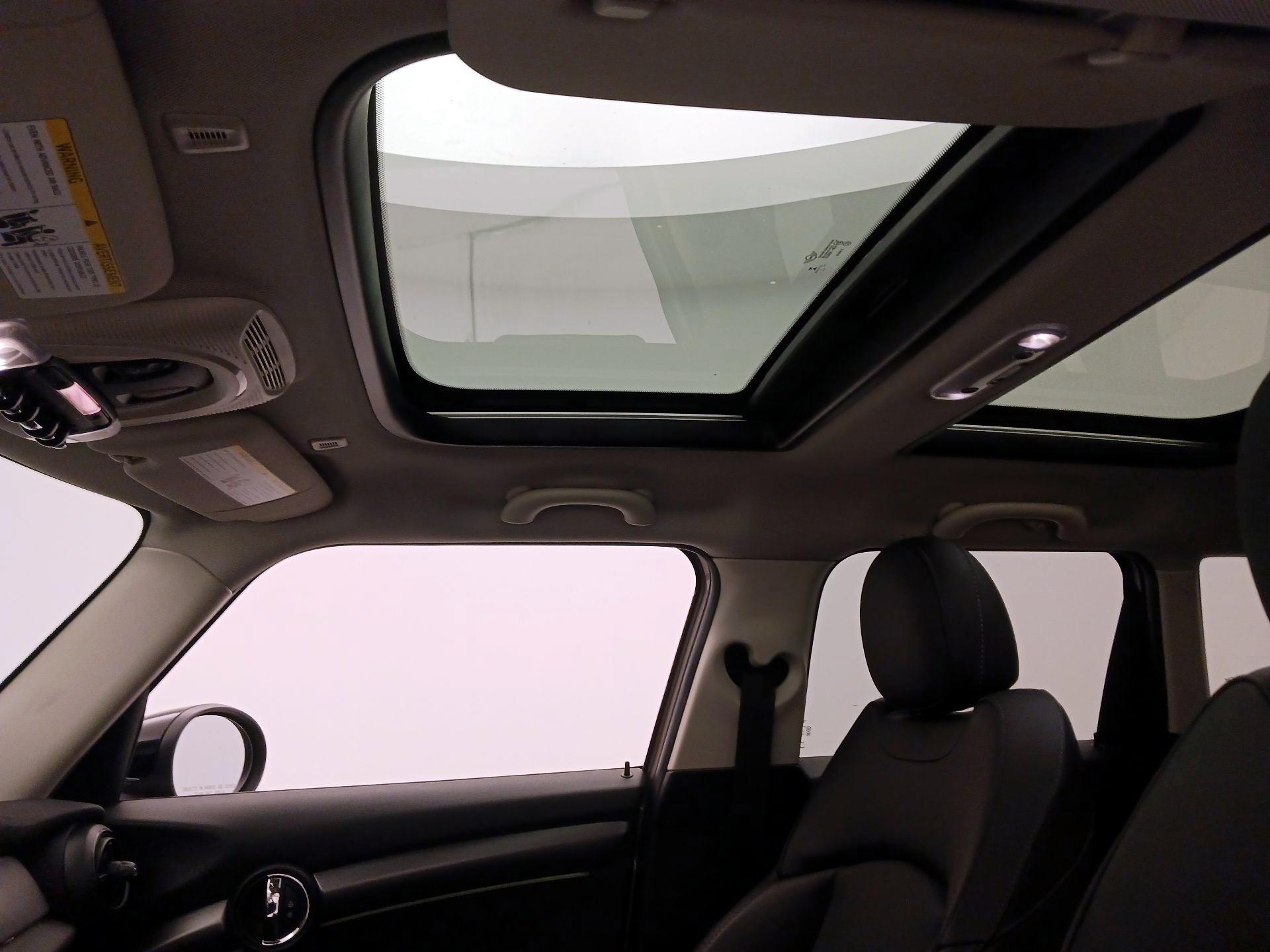 Thumbnail: 2022 MINI Cooper Hardtop - 20