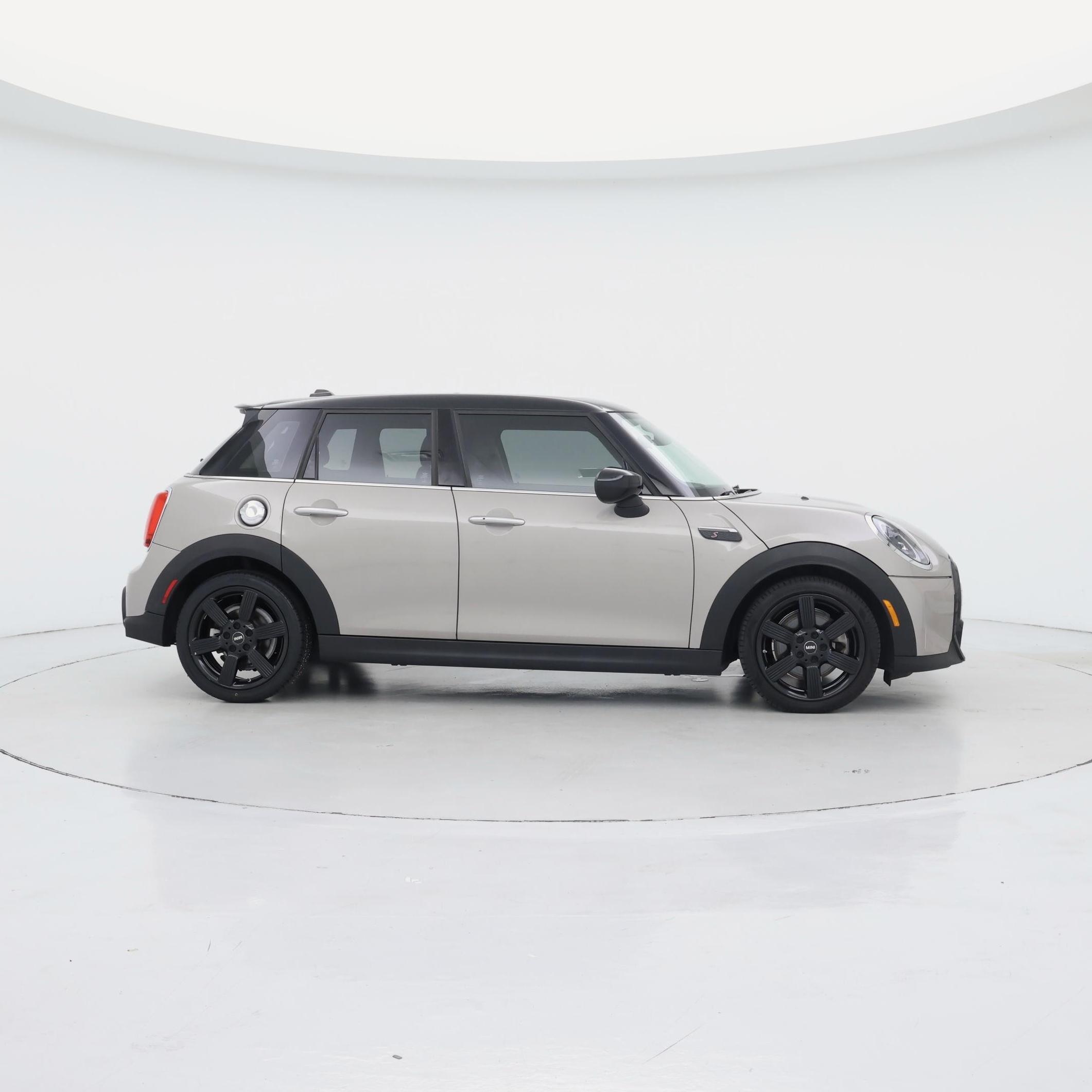 Thumbnail: 2022 MINI Cooper Hardtop - 7