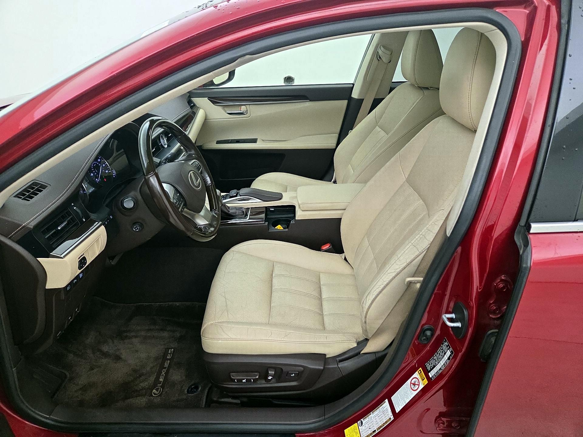 Thumbnail: 2016 Lexus ES - 11