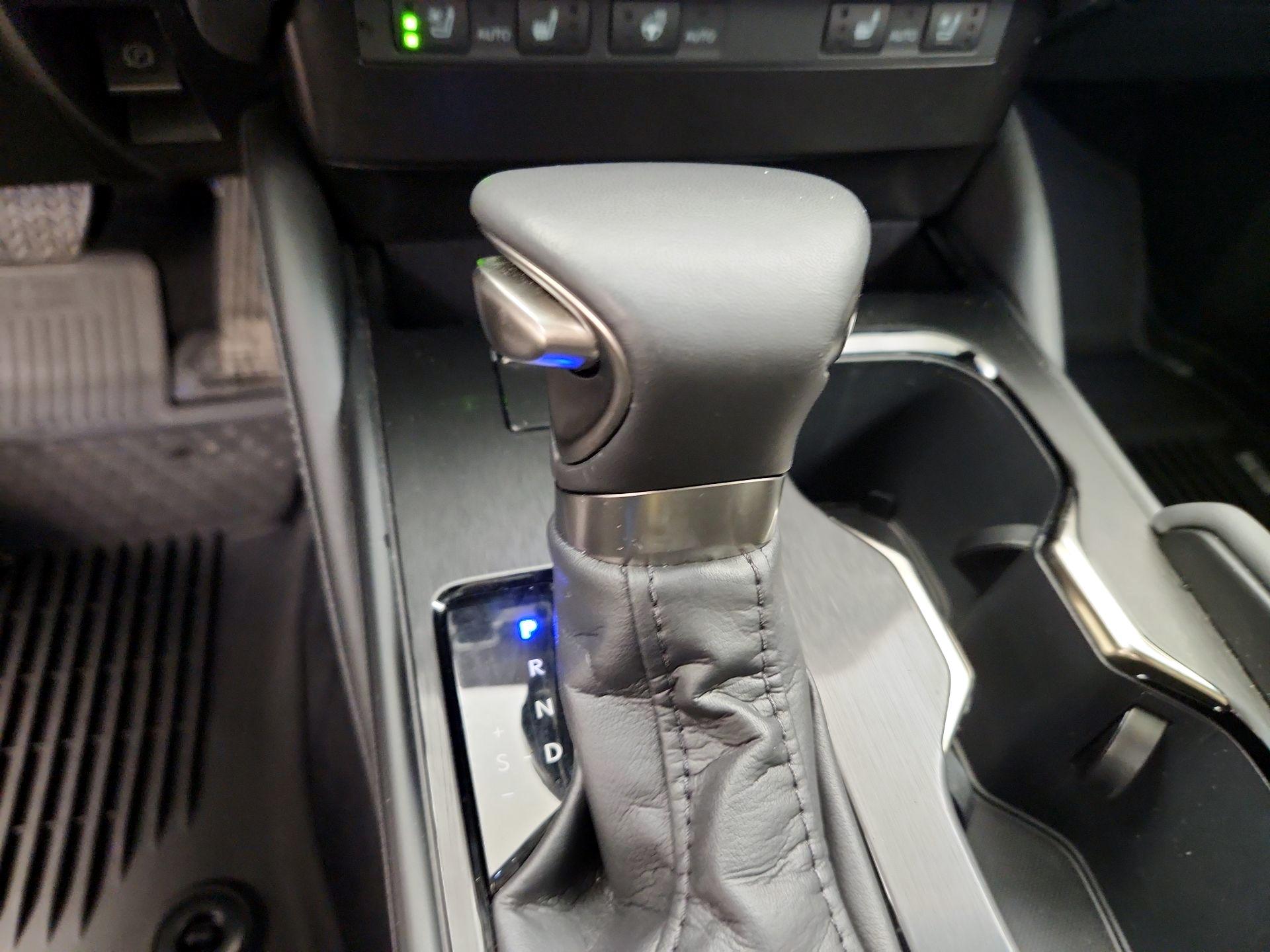 Thumbnail: 2025 Lexus ES - 17