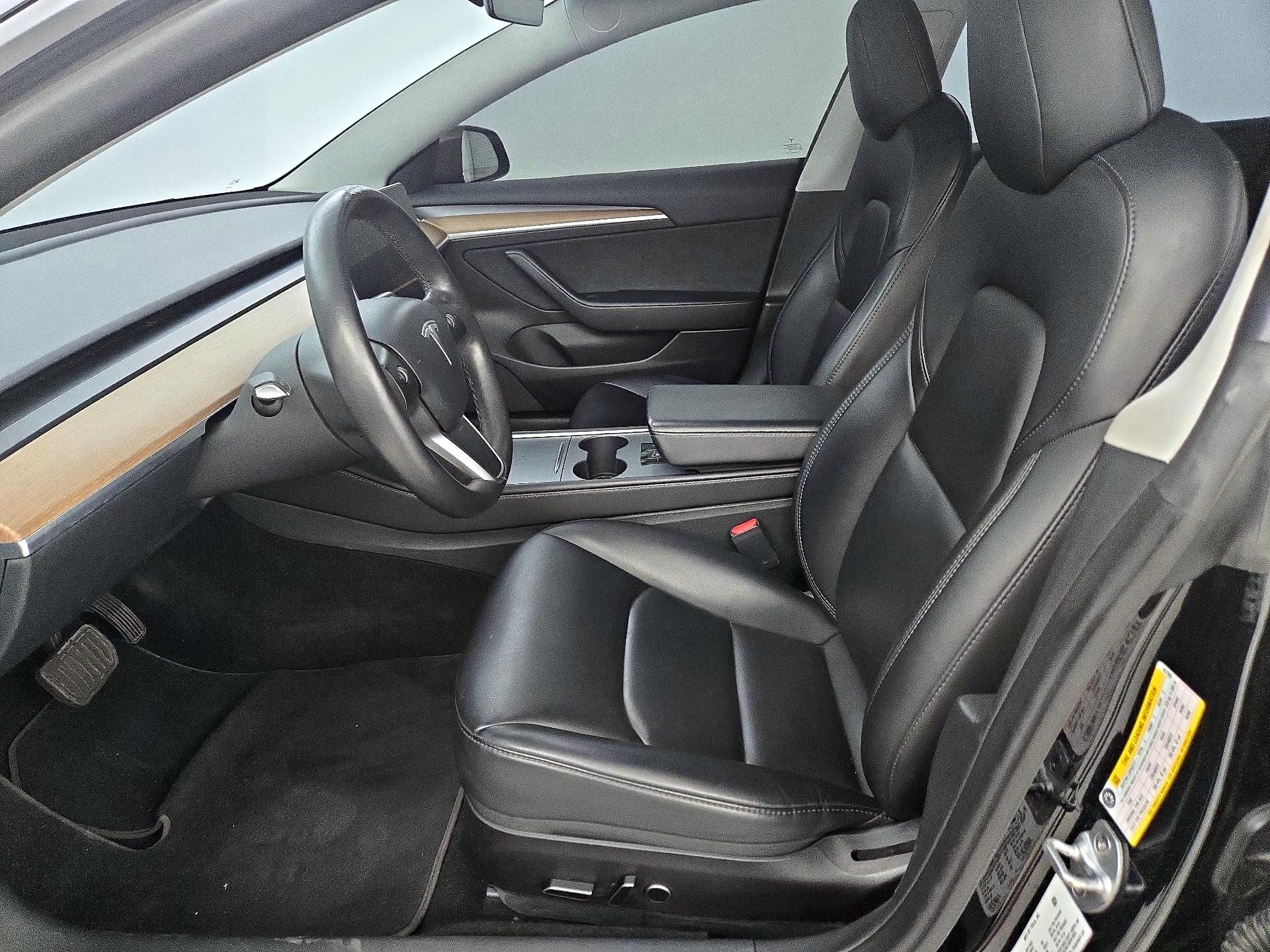 Thumbnail: 2023 Tesla Model 3 - 11