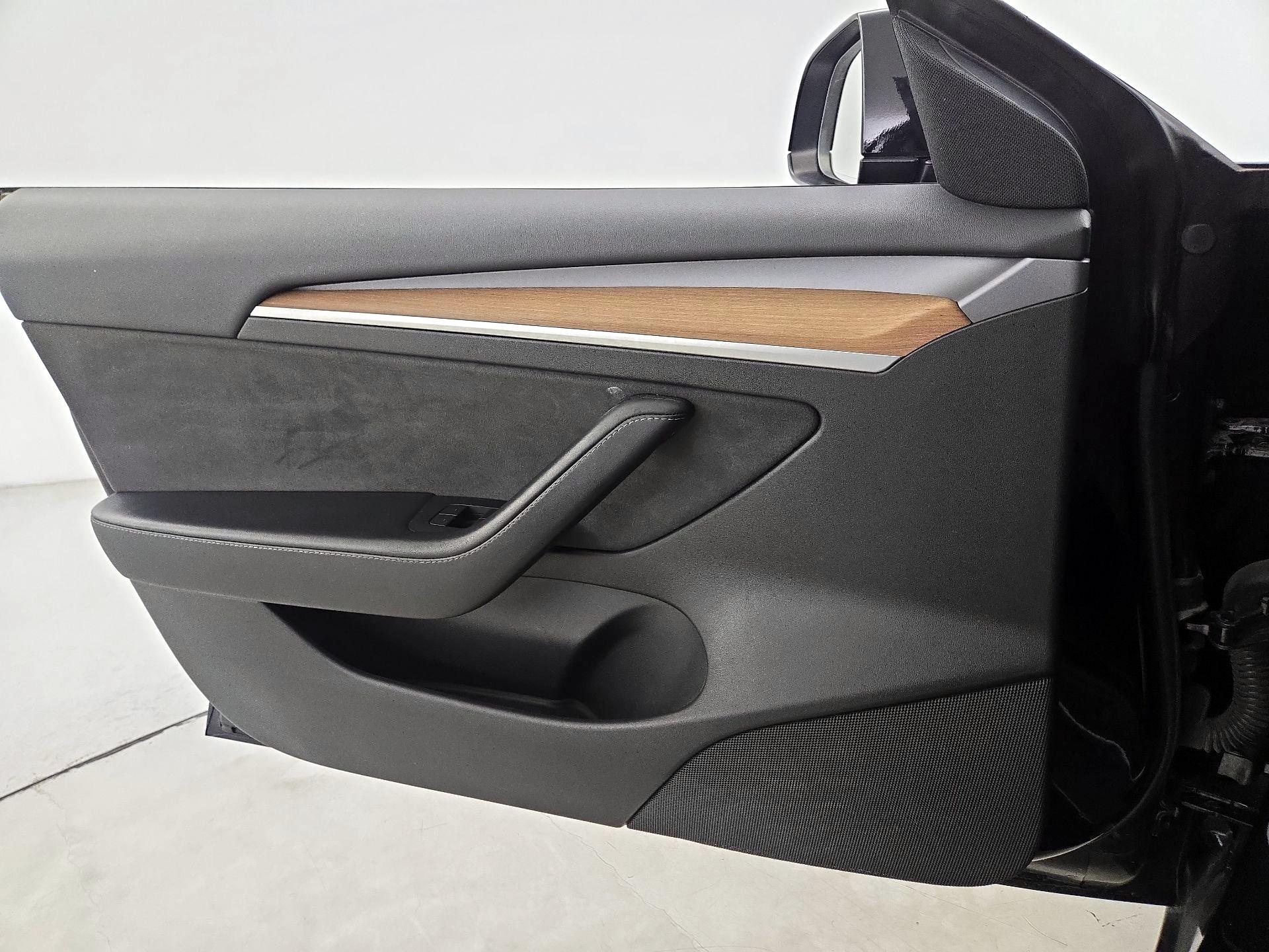 Thumbnail: 2023 Tesla Model 3 - 12