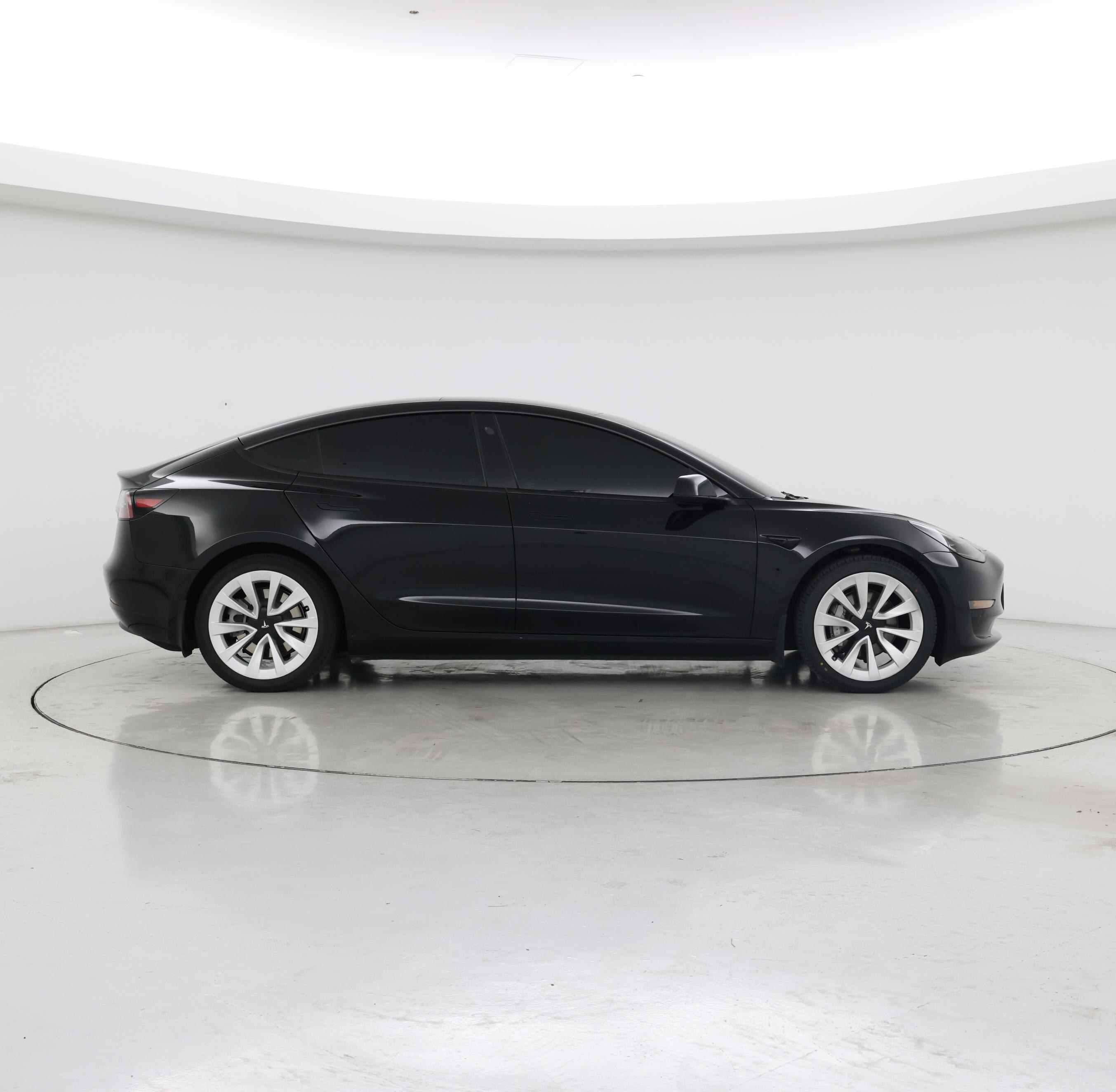 Thumbnail: 2023 Tesla Model 3 - 7