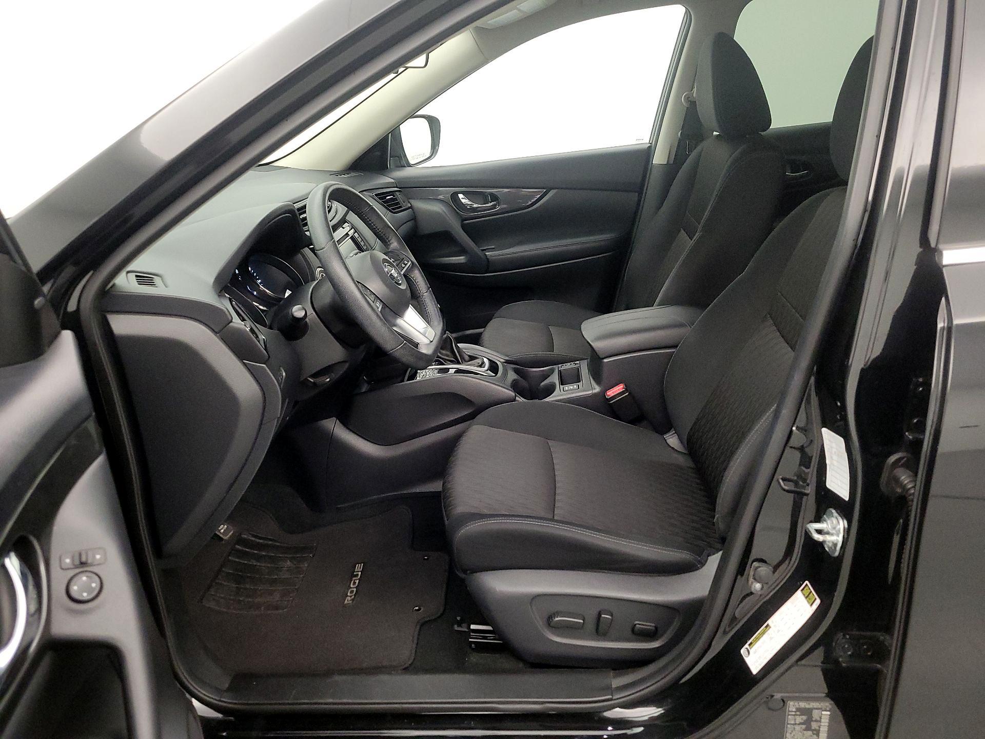 Thumbnail: 2019 Nissan Rogue - 11