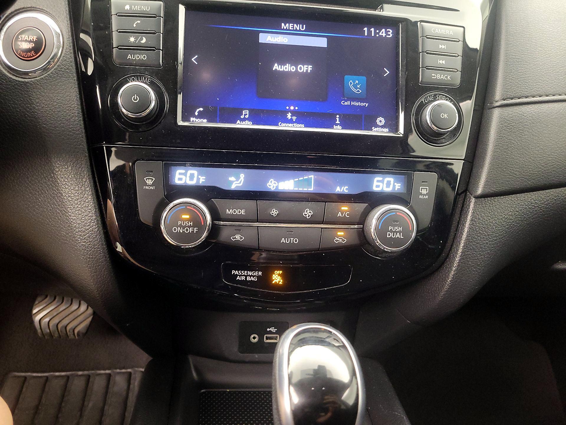 Thumbnail: 2019 Nissan Rogue - 16