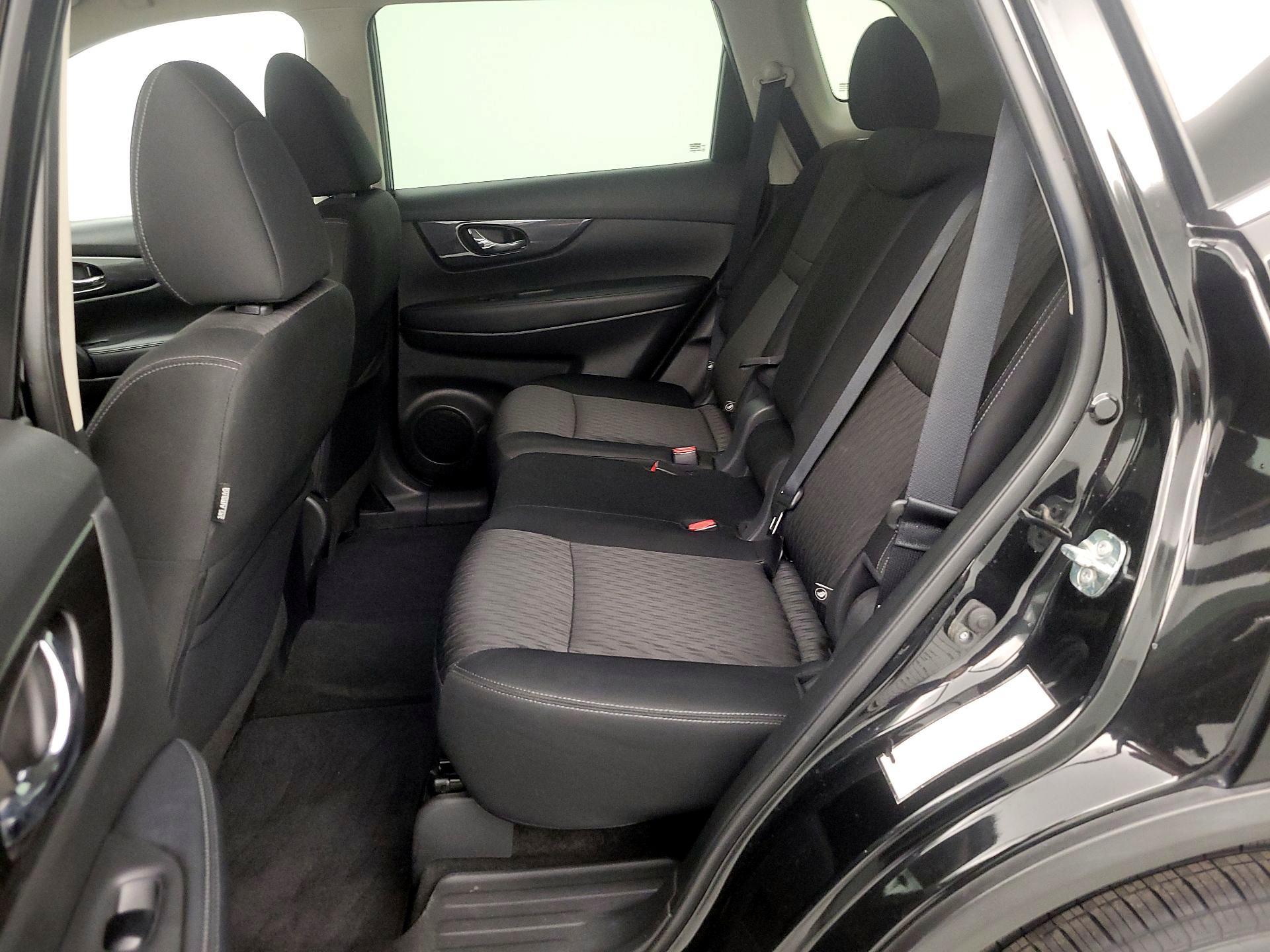 Thumbnail: 2019 Nissan Rogue - 19