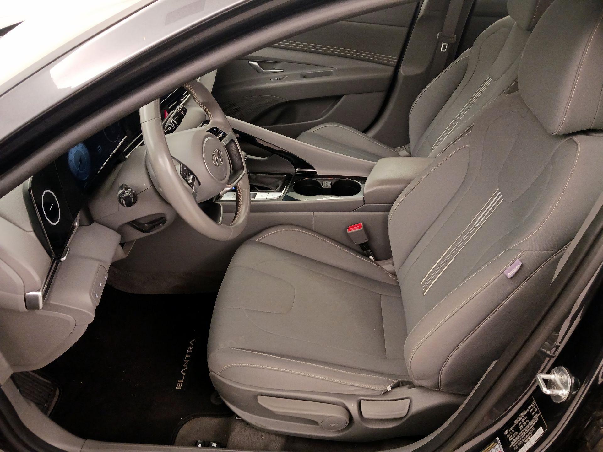 Thumbnail: 2021 Hyundai Elantra - 11
