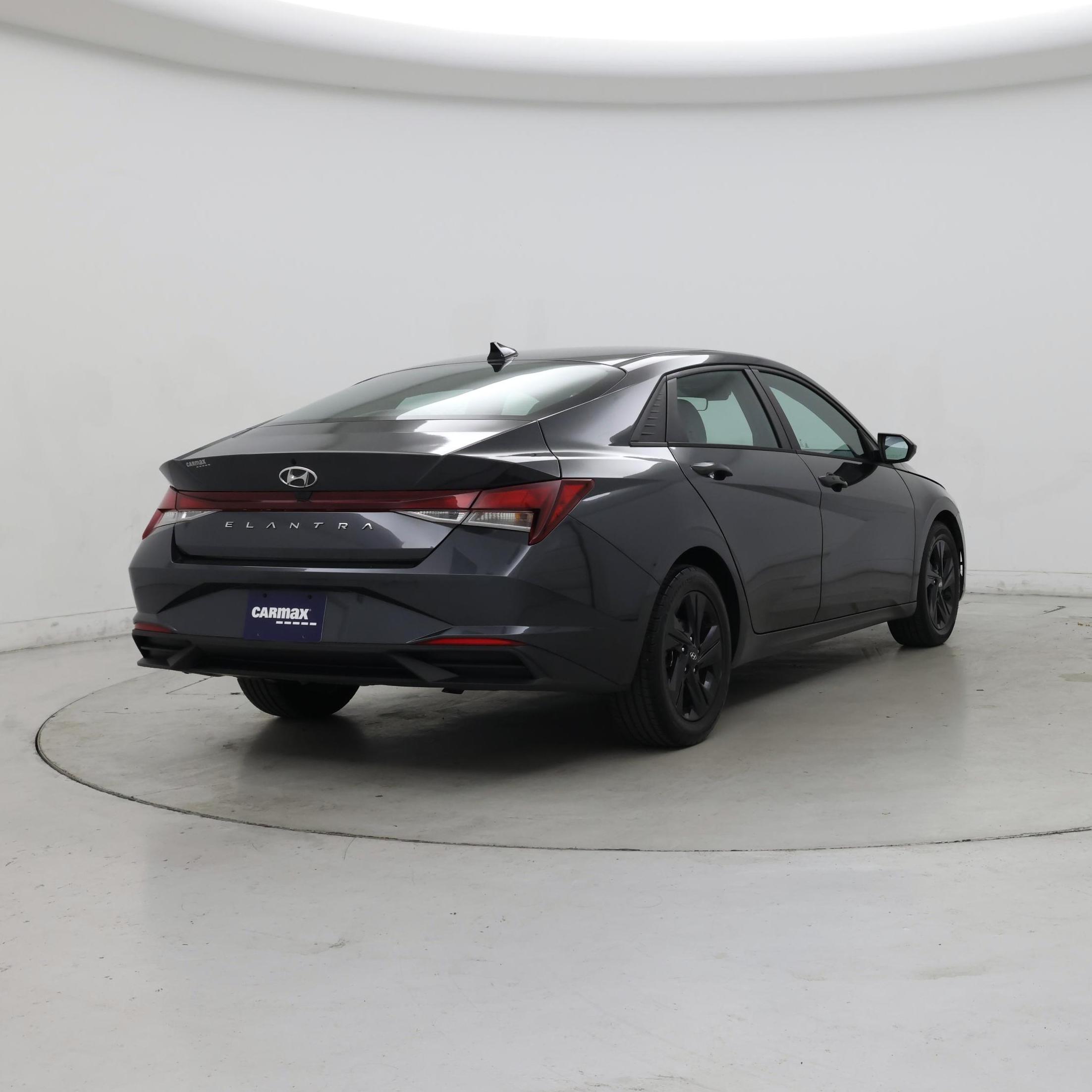 Thumbnail: 2021 Hyundai Elantra - 8