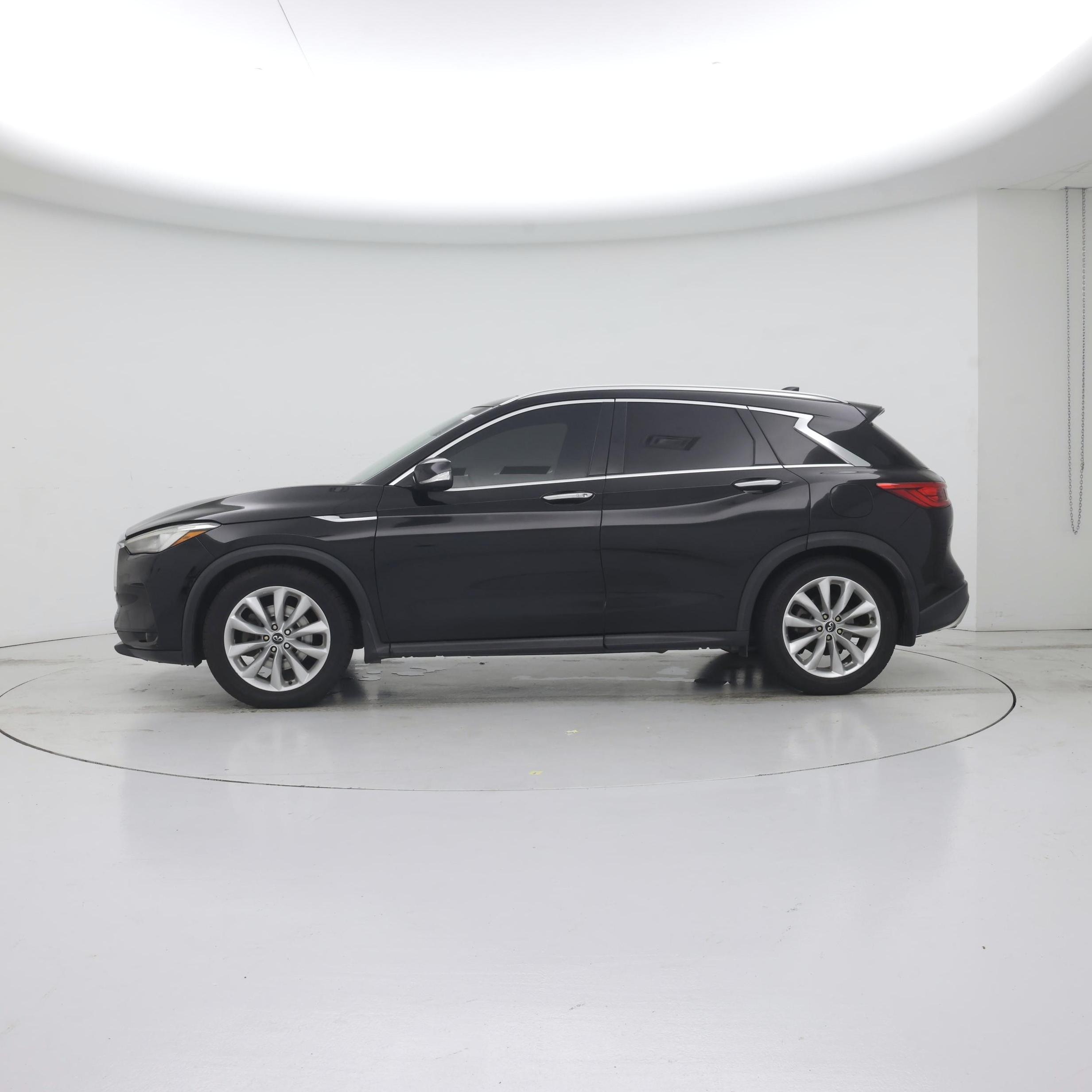 Thumbnail: 2019 INFINITI QX50 - 3