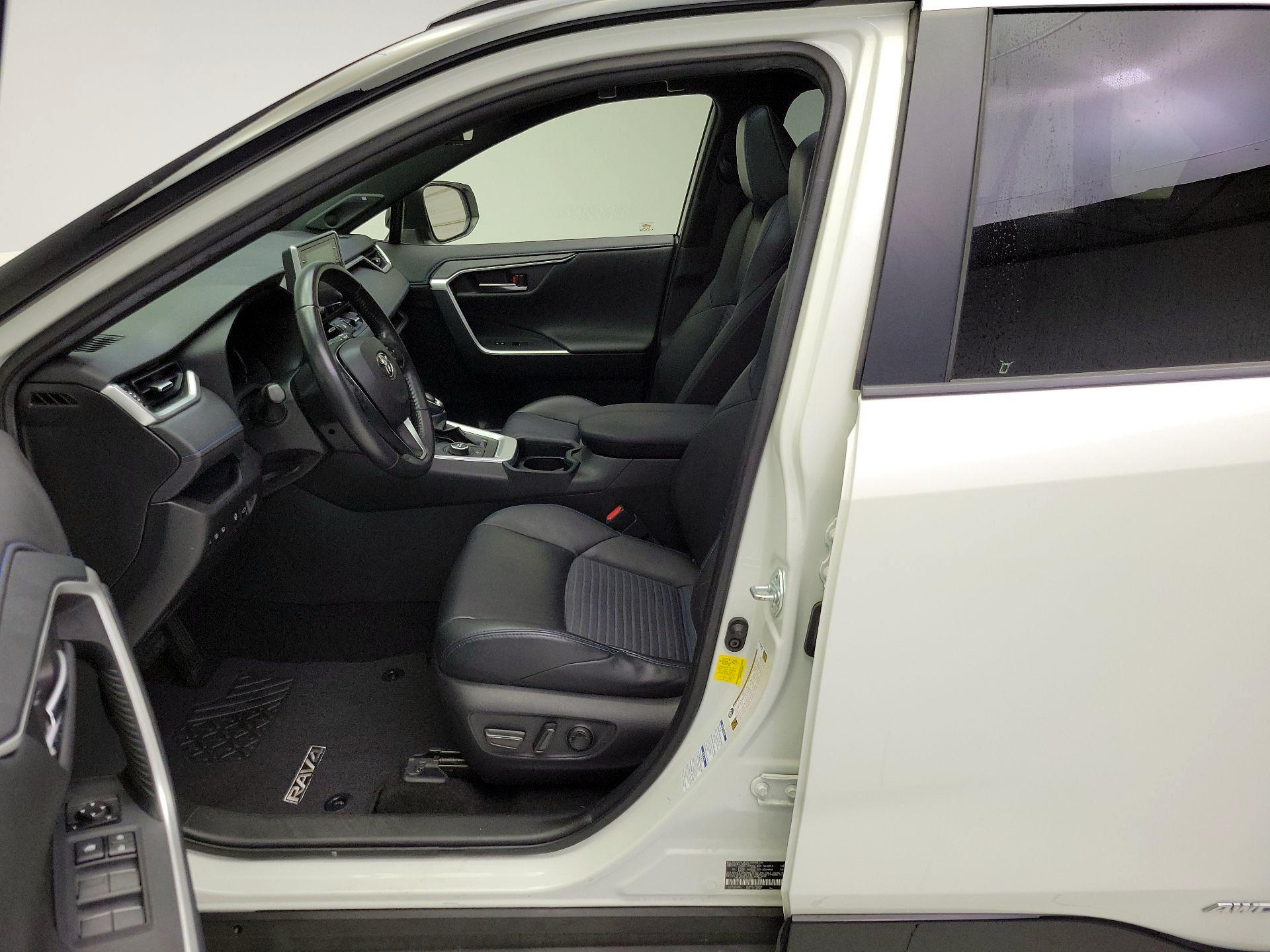 Thumbnail: 2019 Toyota RAV4 - 11