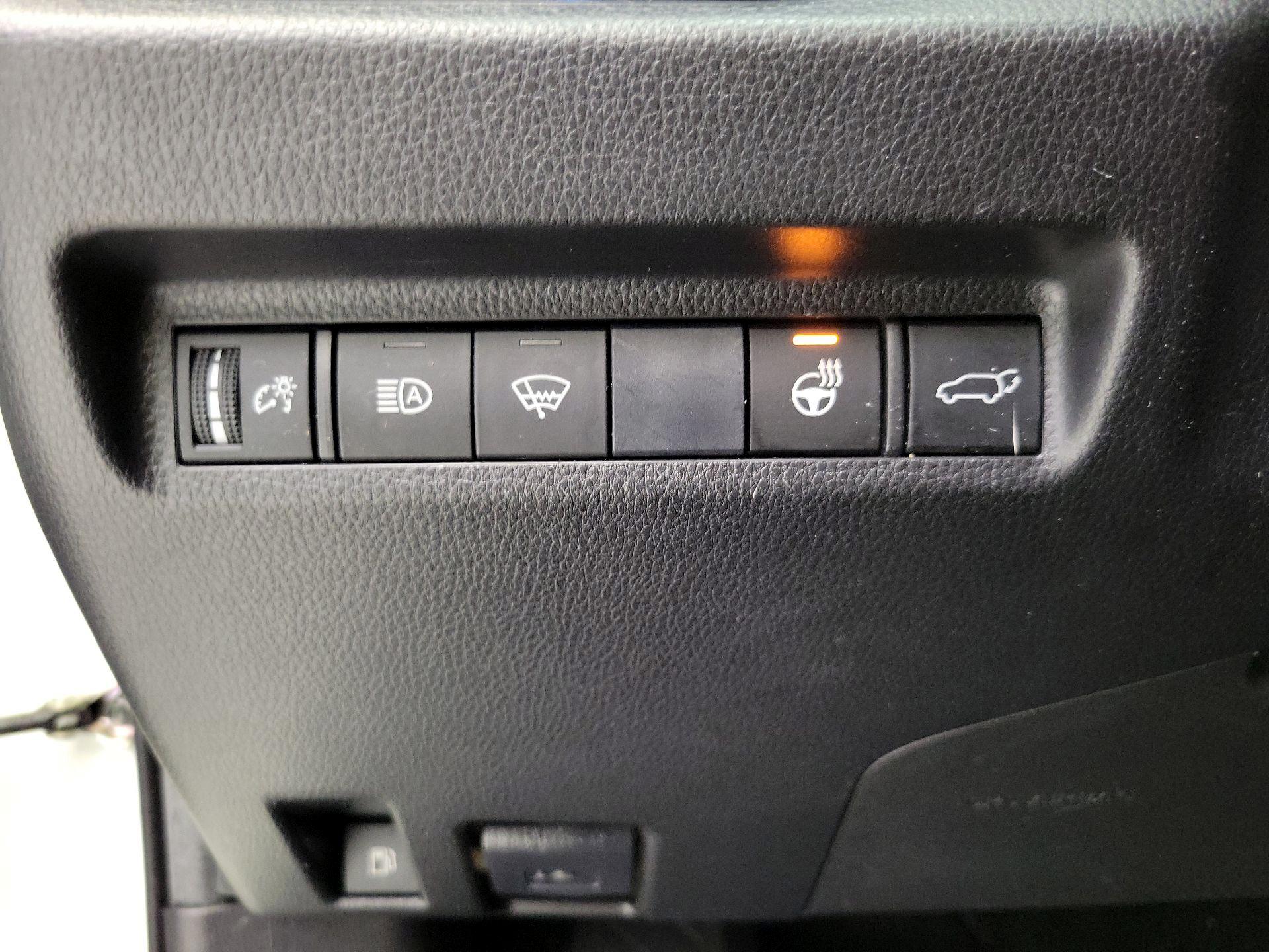 Thumbnail: 2019 Toyota RAV4 - 13