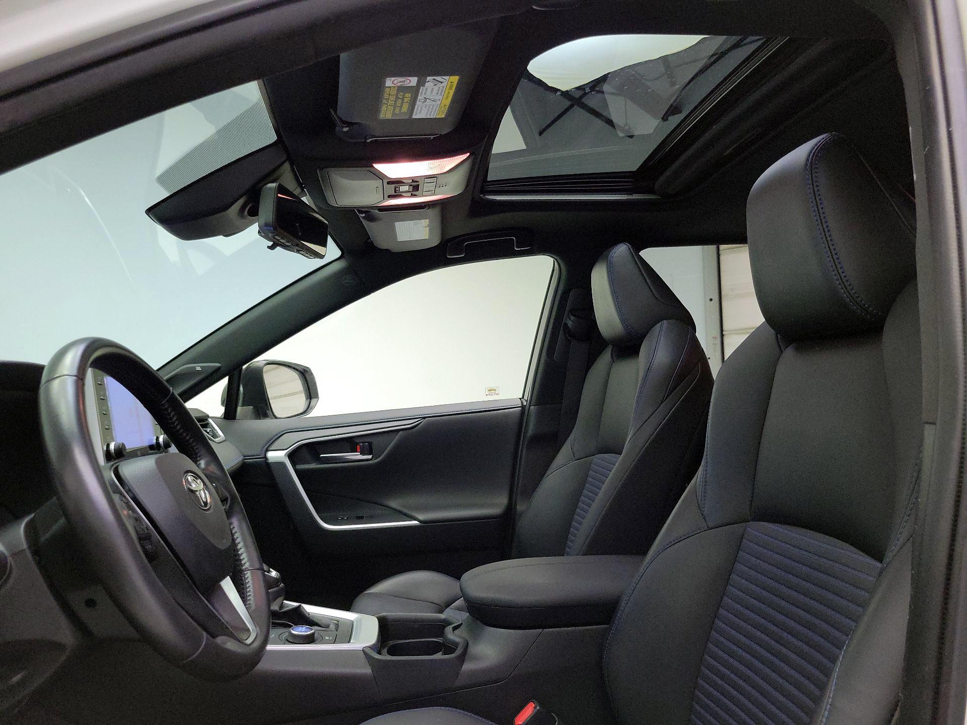 Thumbnail: 2019 Toyota RAV4 - 20