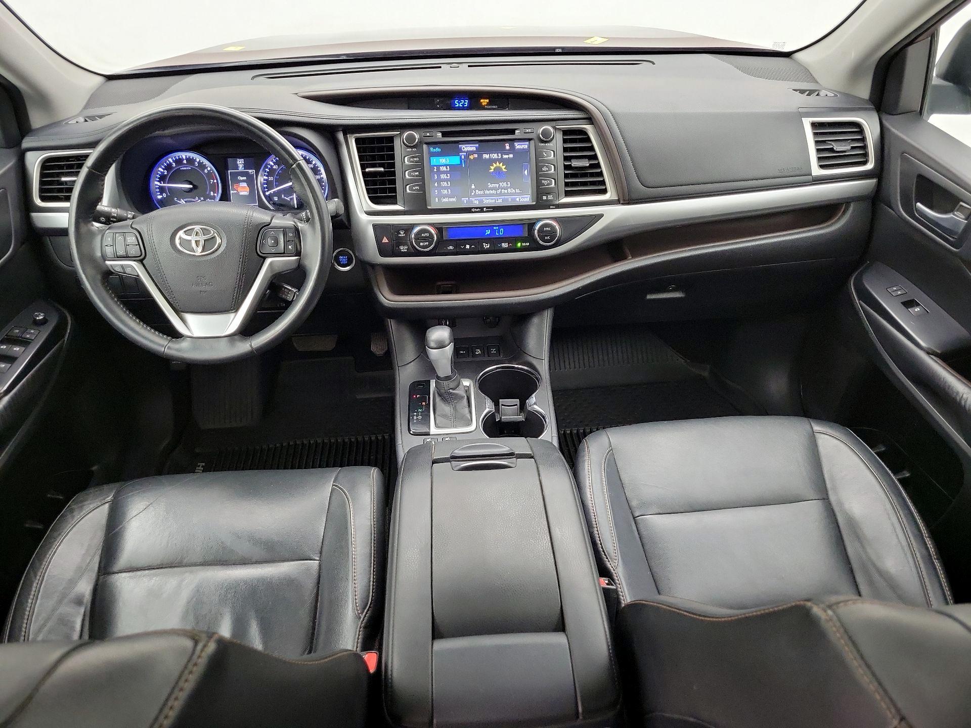 Thumbnail: 2015 Toyota Highlander - 9