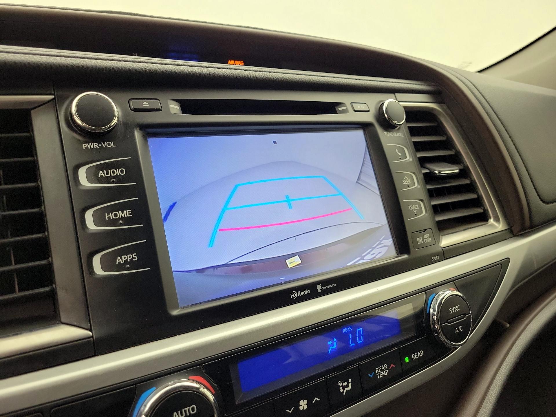 Thumbnail: 2015 Toyota Highlander - 14