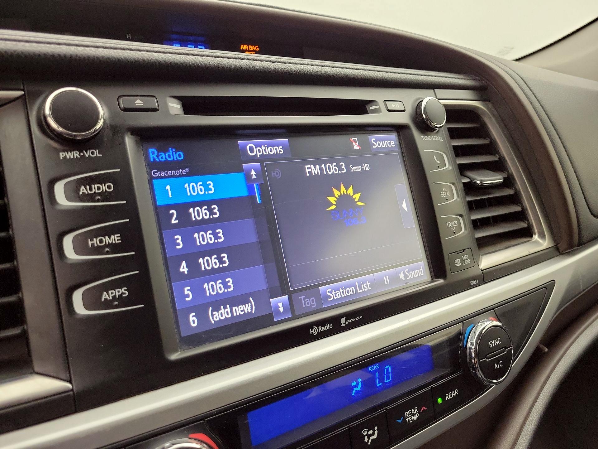 Thumbnail: 2015 Toyota Highlander - 15