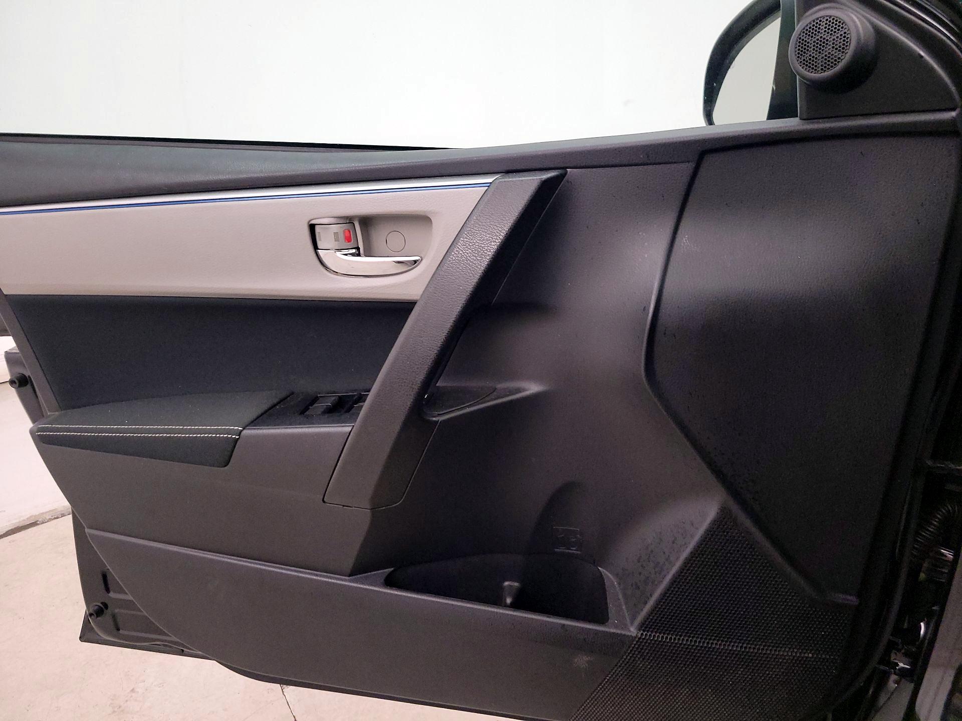 Thumbnail: 2016 Toyota Corolla - 12
