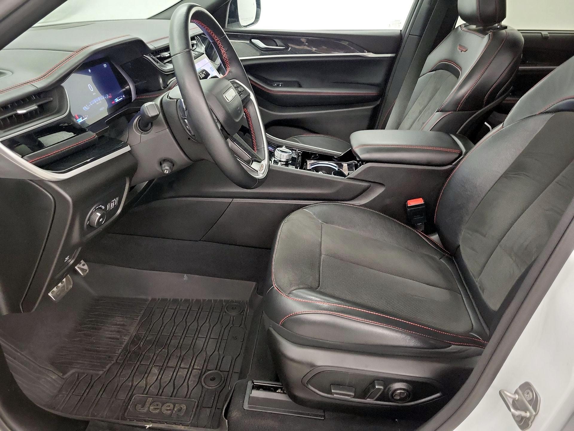 Thumbnail: 2022 Jeep Grand Cherokee - 11