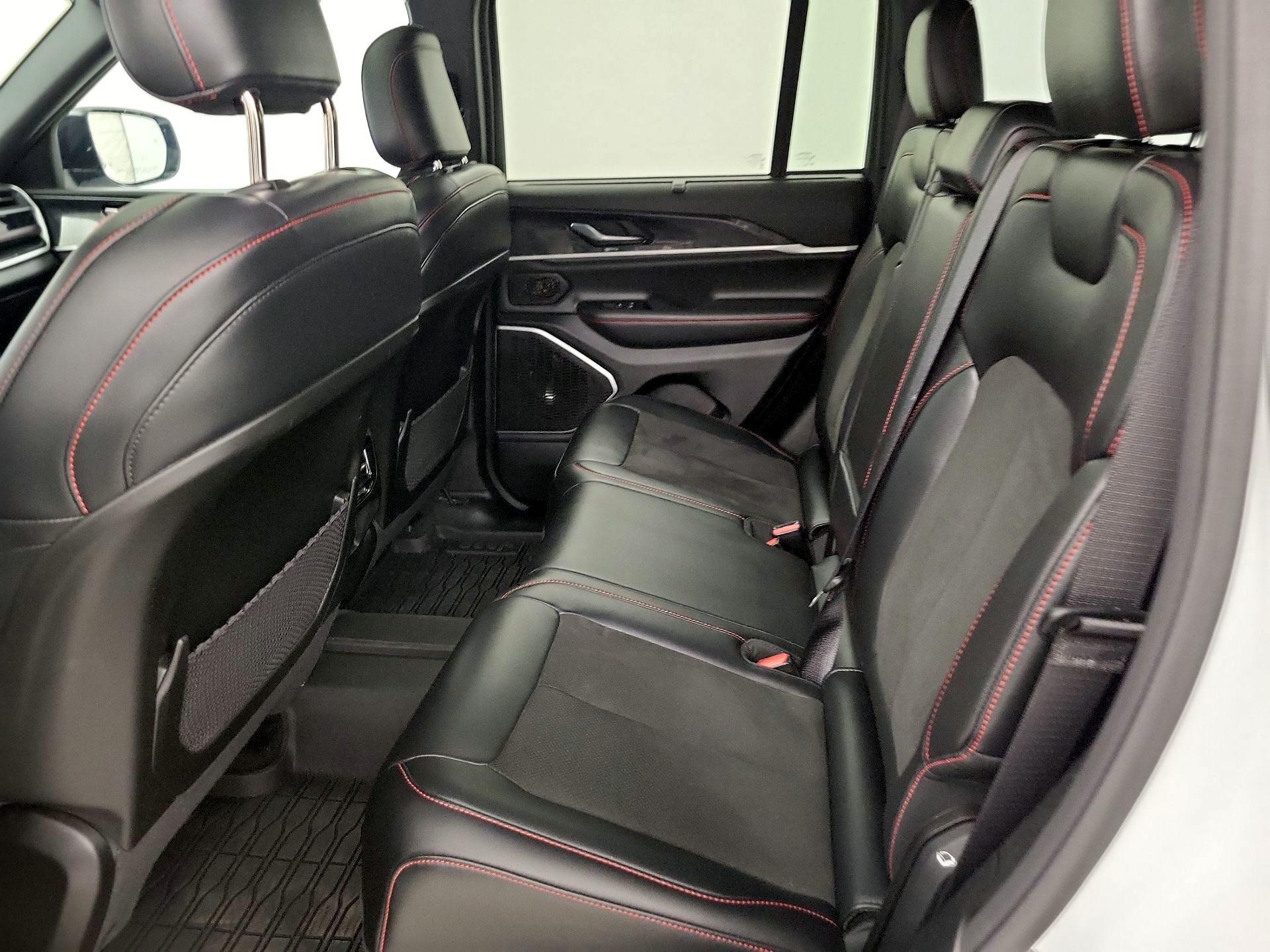 Thumbnail: 2022 Jeep Grand Cherokee - 20
