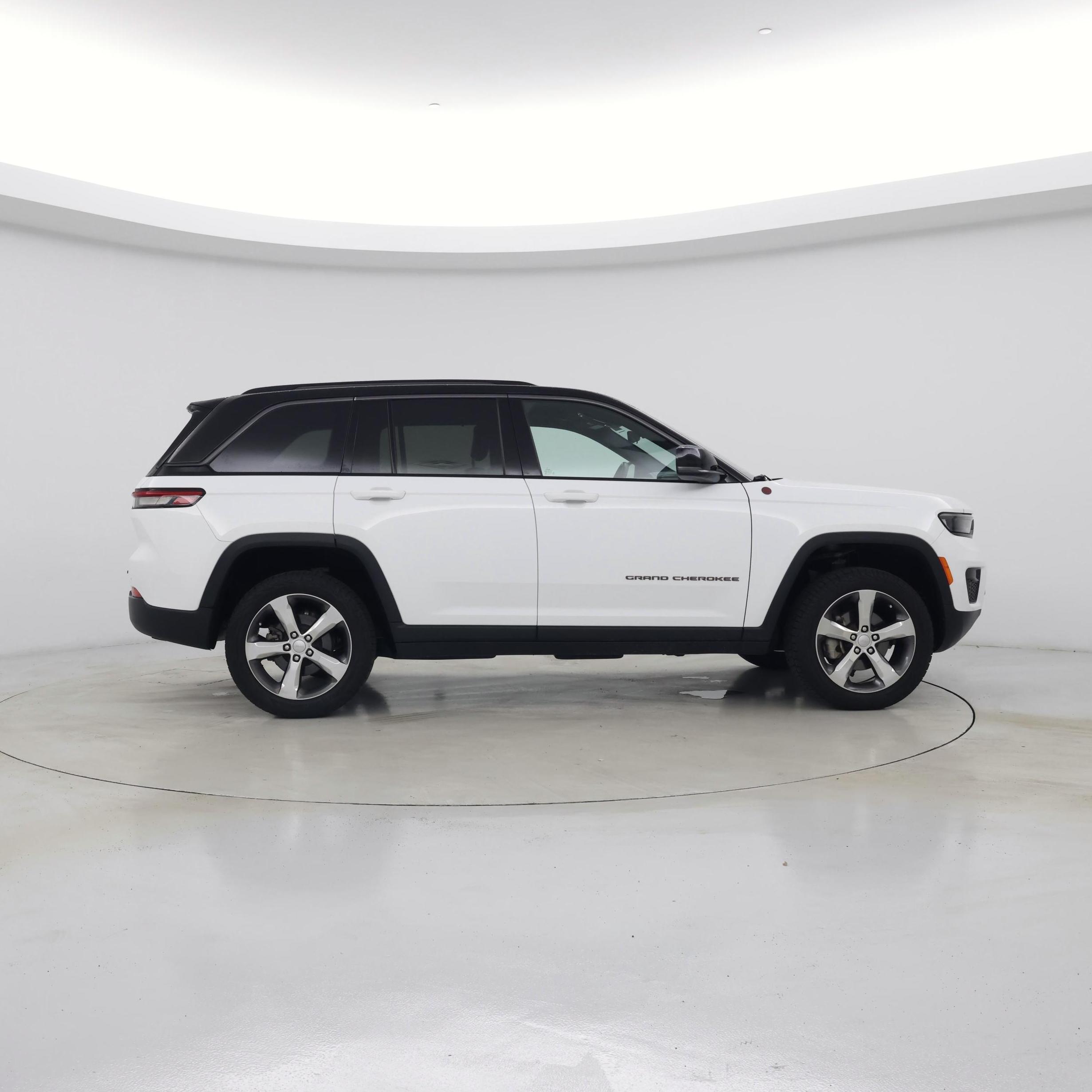 Thumbnail: 2022 Jeep Grand Cherokee - 7