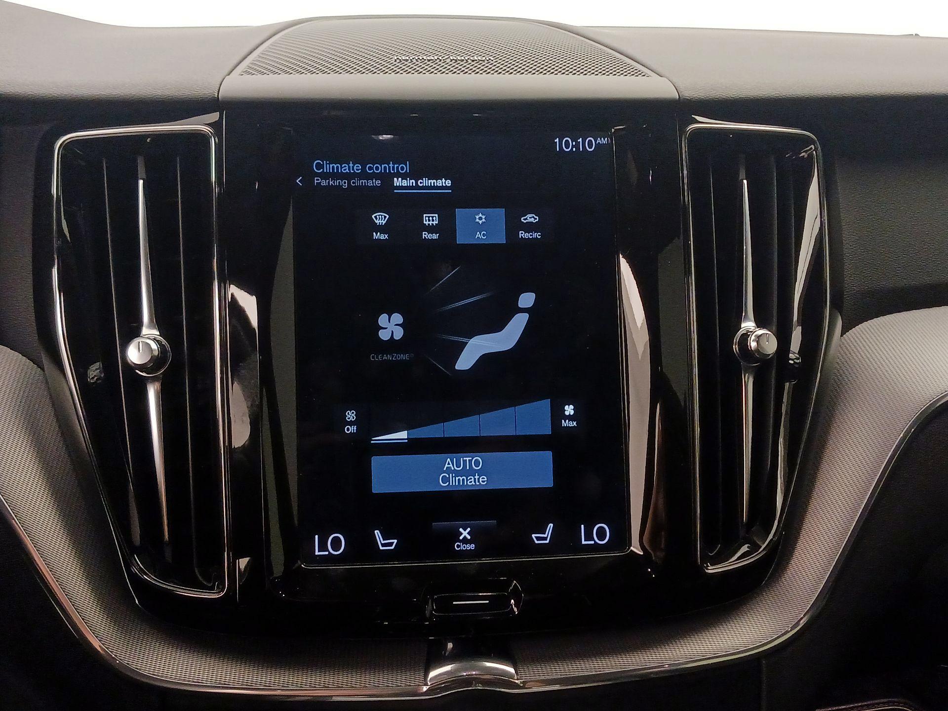 Thumbnail: 2019 Volvo XC60 - 17