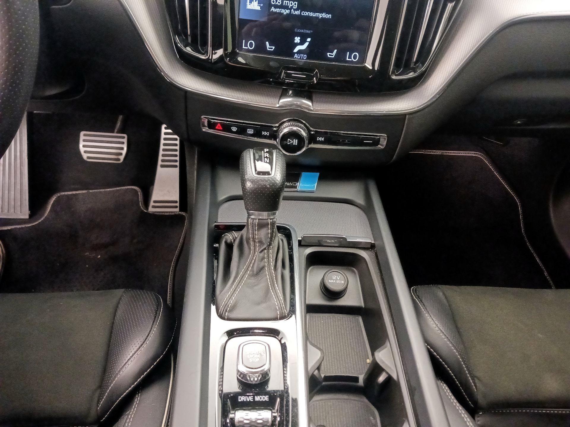 Thumbnail: 2019 Volvo XC60 - 18