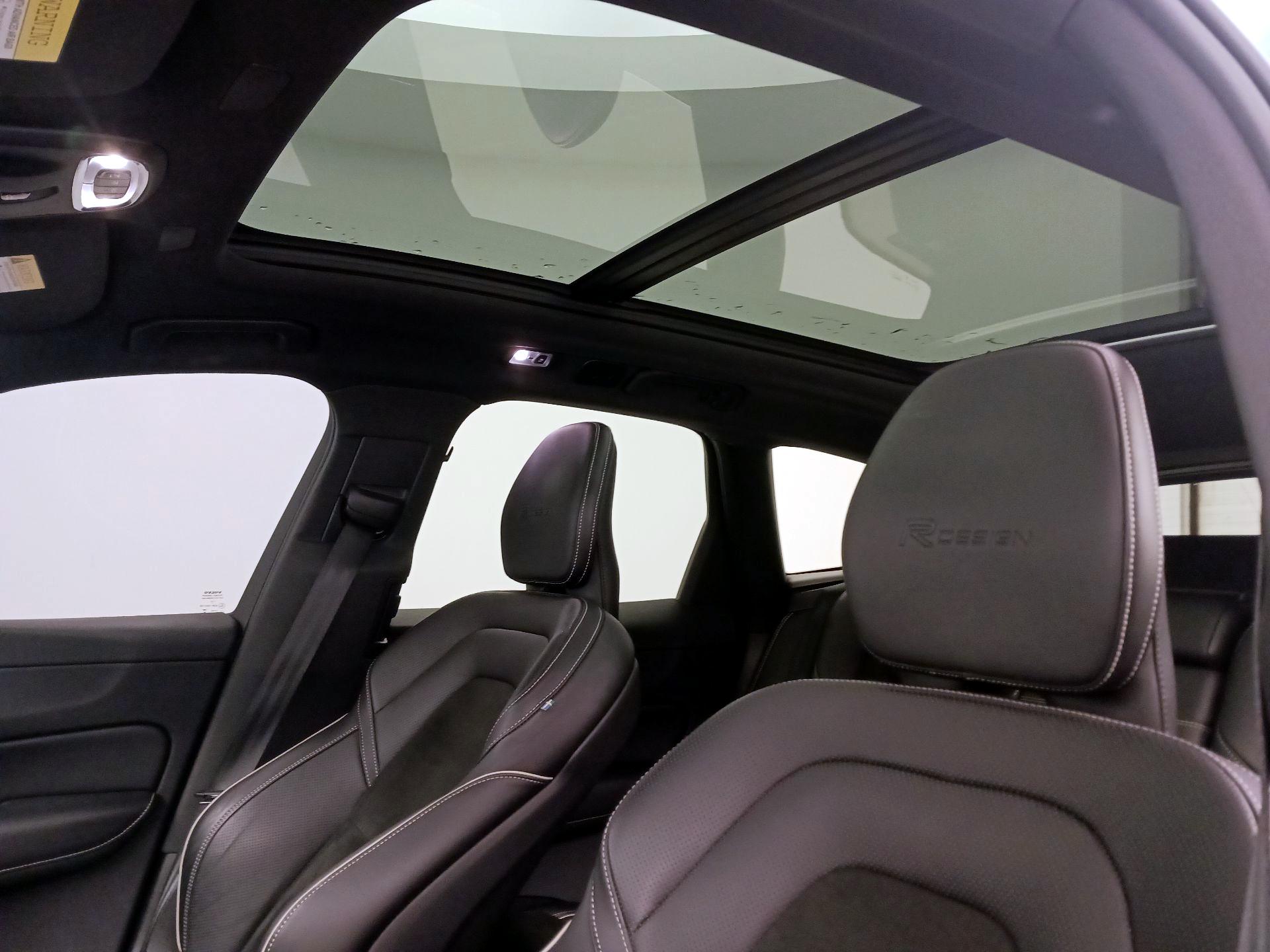 Thumbnail: 2019 Volvo XC60 - 20